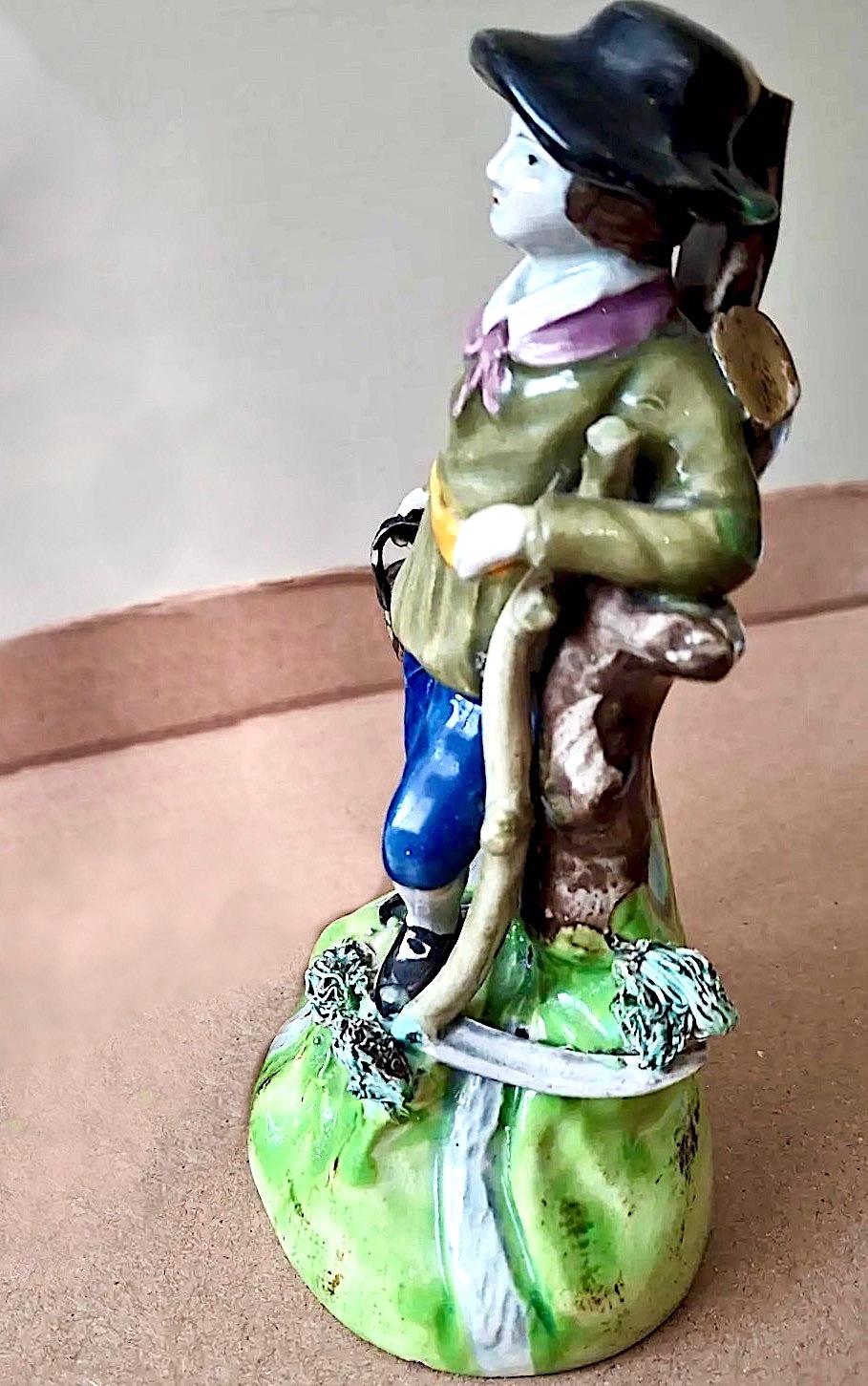 Paire de figurines en porcelaine perlée du 18e siècle  Style géorgien en vente 6