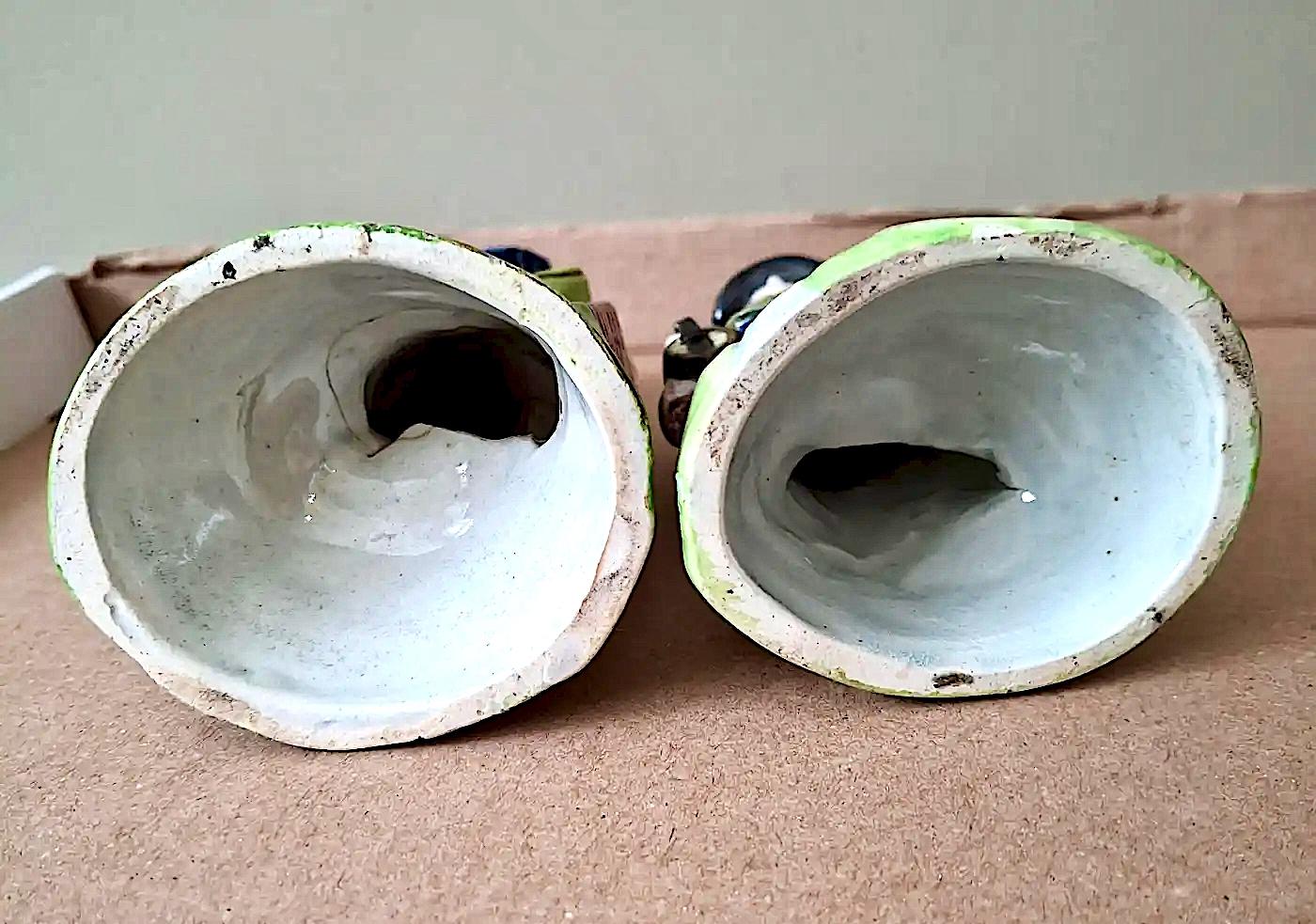 Paire de figurines en porcelaine perlée du 18e siècle  Style géorgien en vente 8