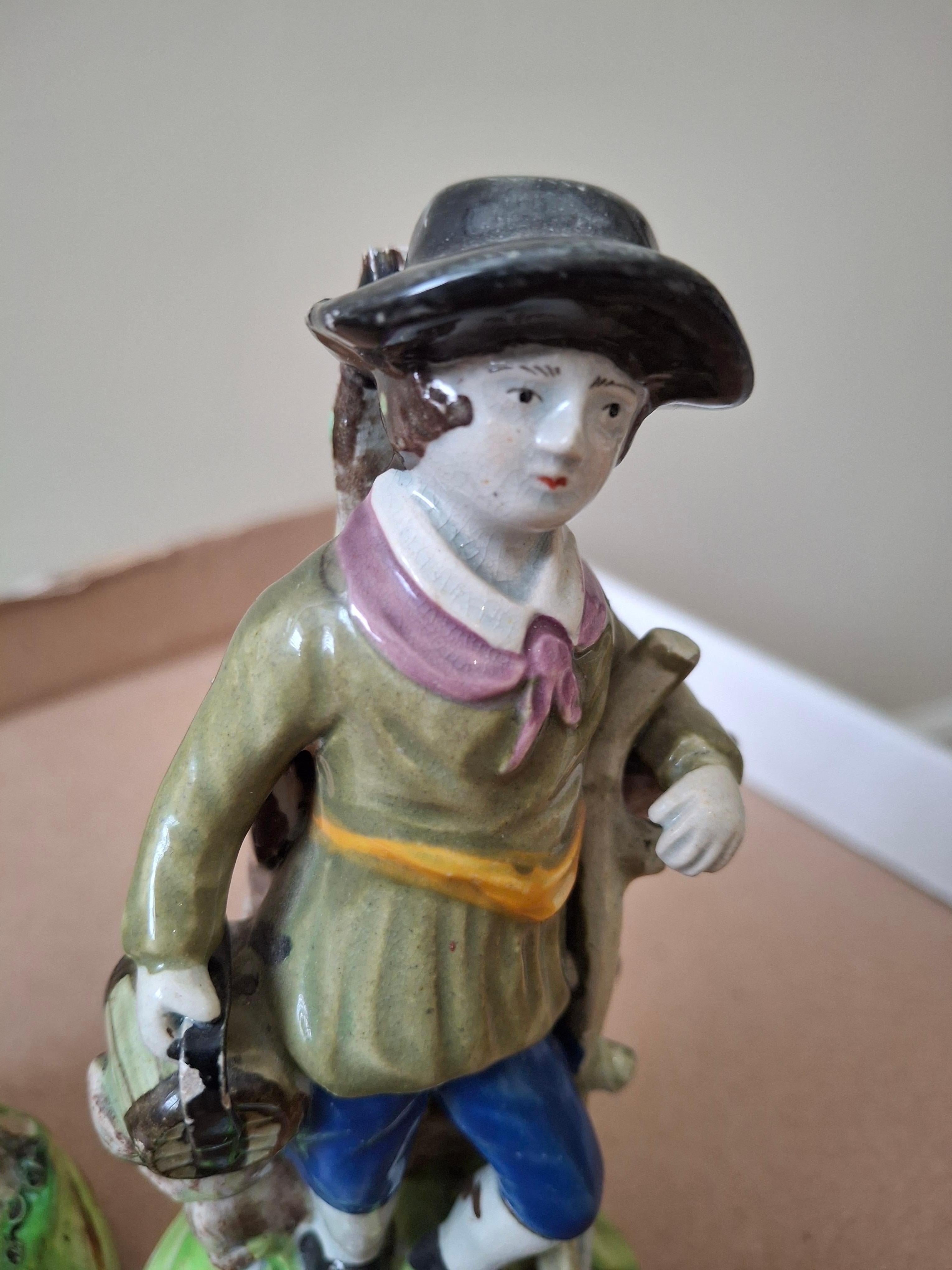 XVIIIe siècle et antérieur Paire de figurines en porcelaine perlée du 18e siècle  Style géorgien en vente