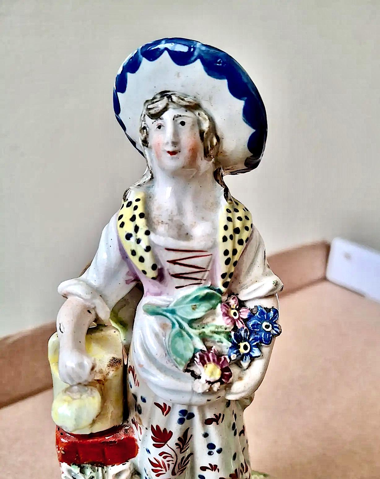 Georgien Paire de figurines en porcelaine perlée du 18e siècle  Style géorgien en vente