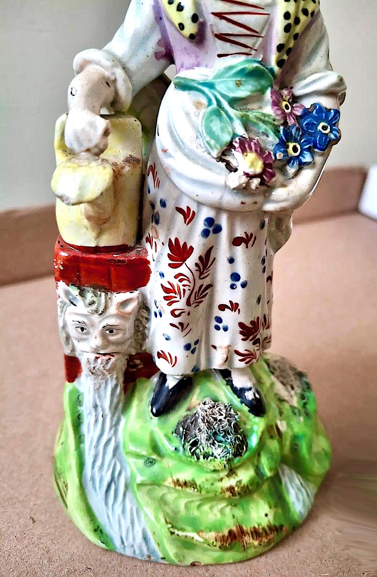 Anglais Paire de figurines en porcelaine perlée du 18e siècle  Style géorgien en vente