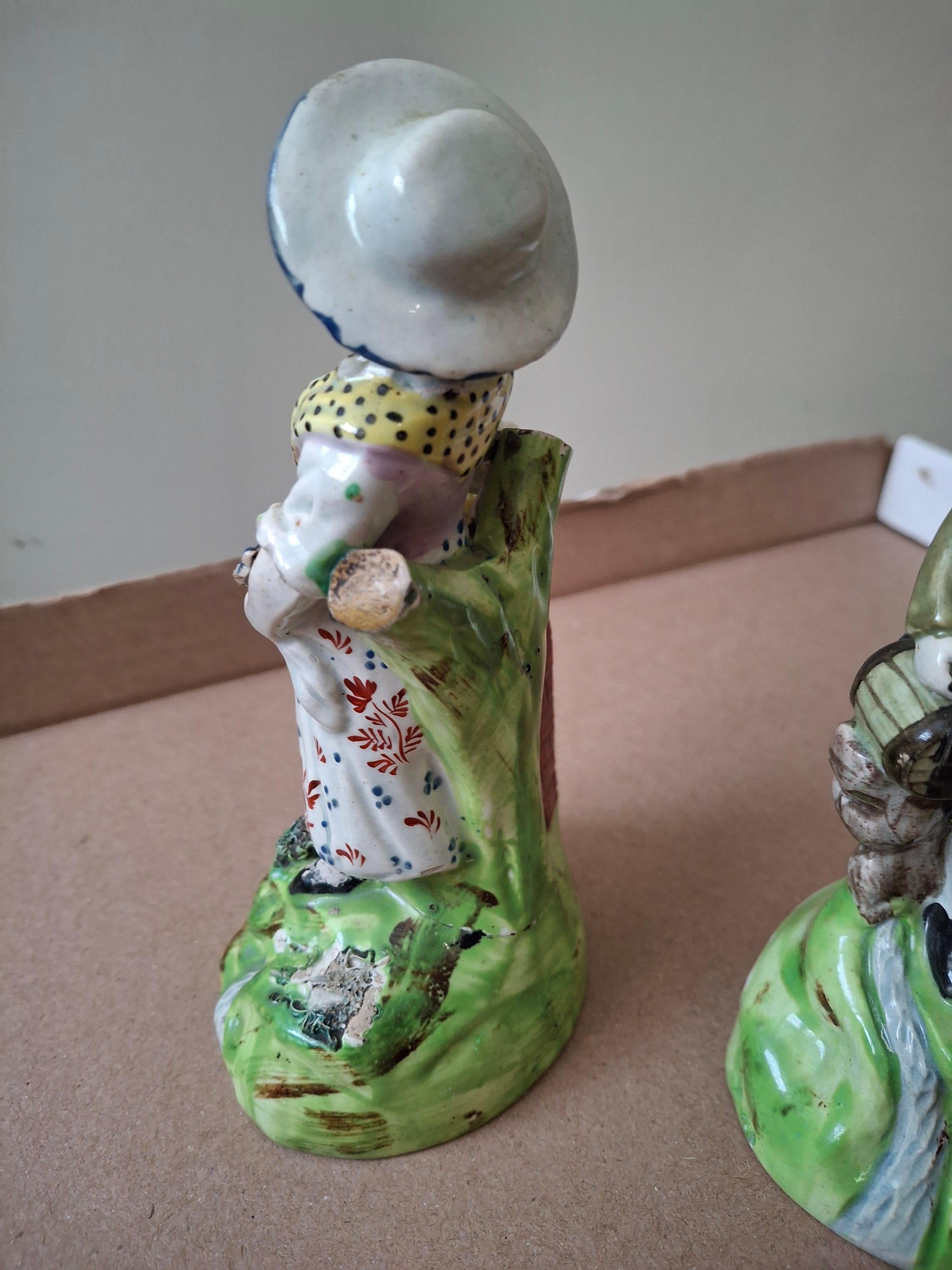 Paire de figurines en porcelaine perlée du 18e siècle  Style géorgien en vente 1