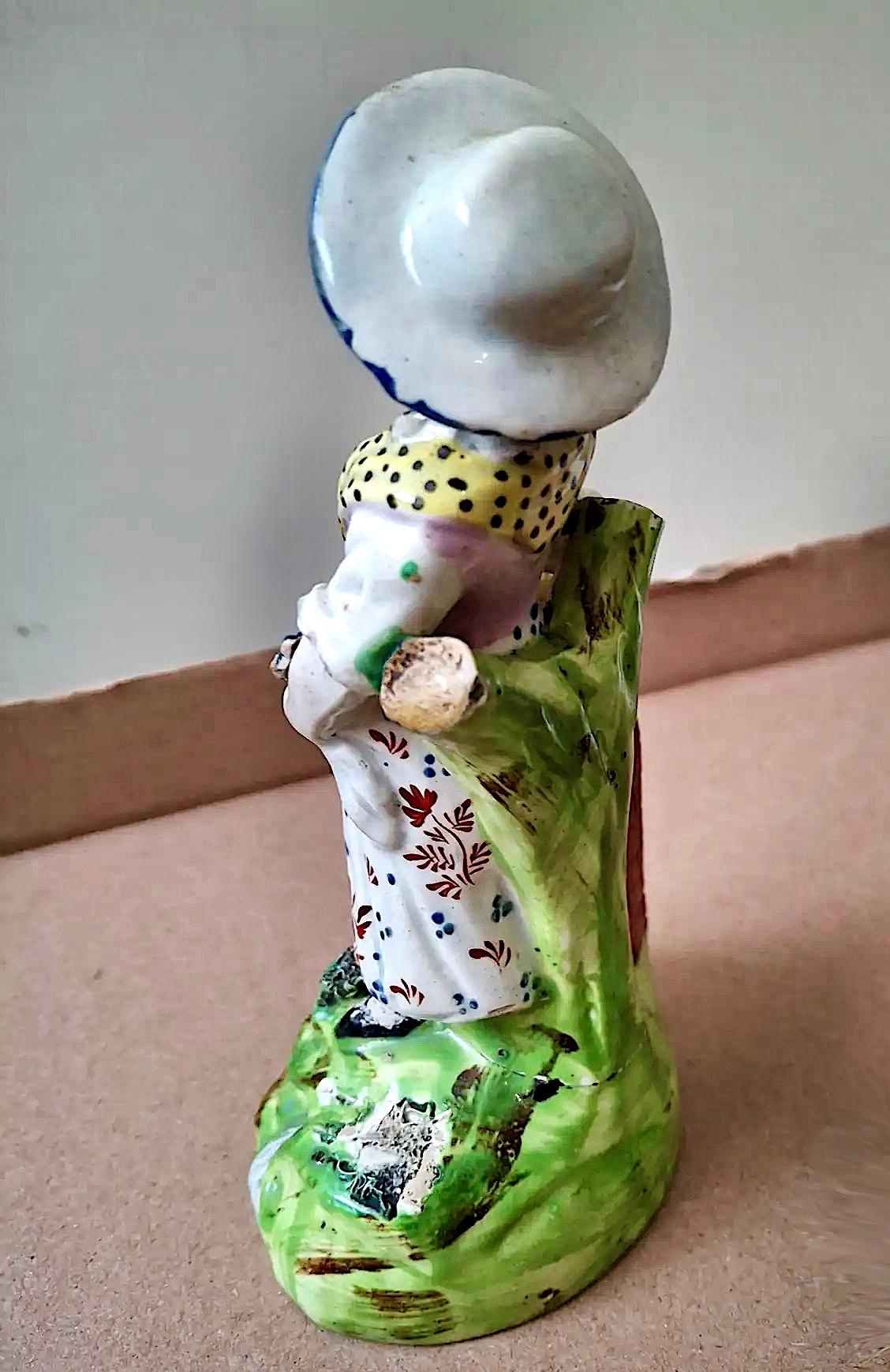 Vernissé Paire de figurines en porcelaine perlée du 18e siècle  Style géorgien en vente