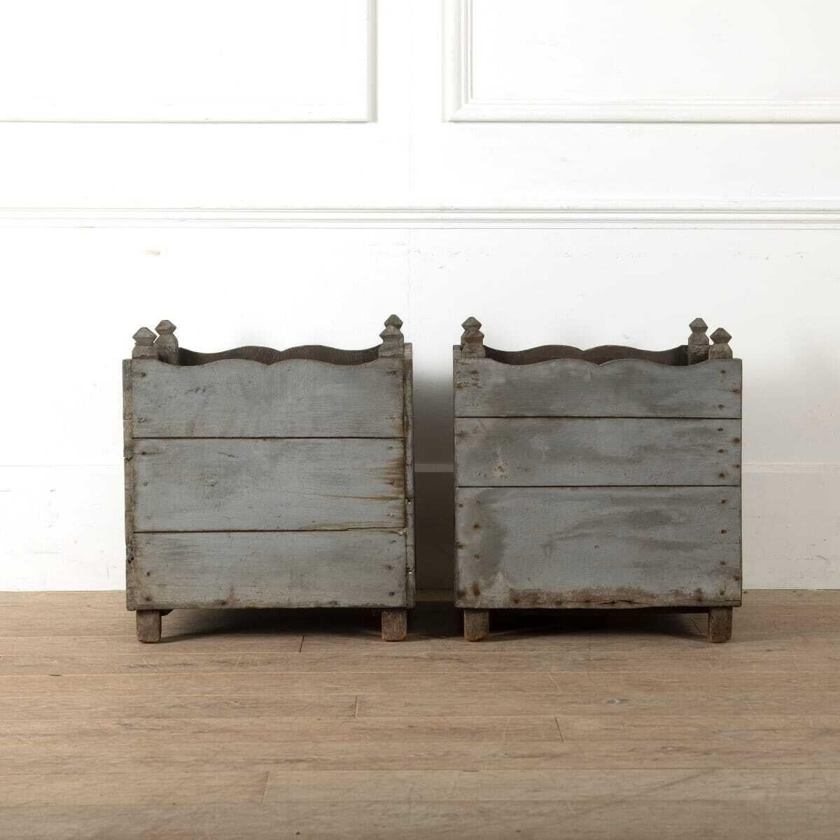 Wood Pair of 18th Century Planters For Sale