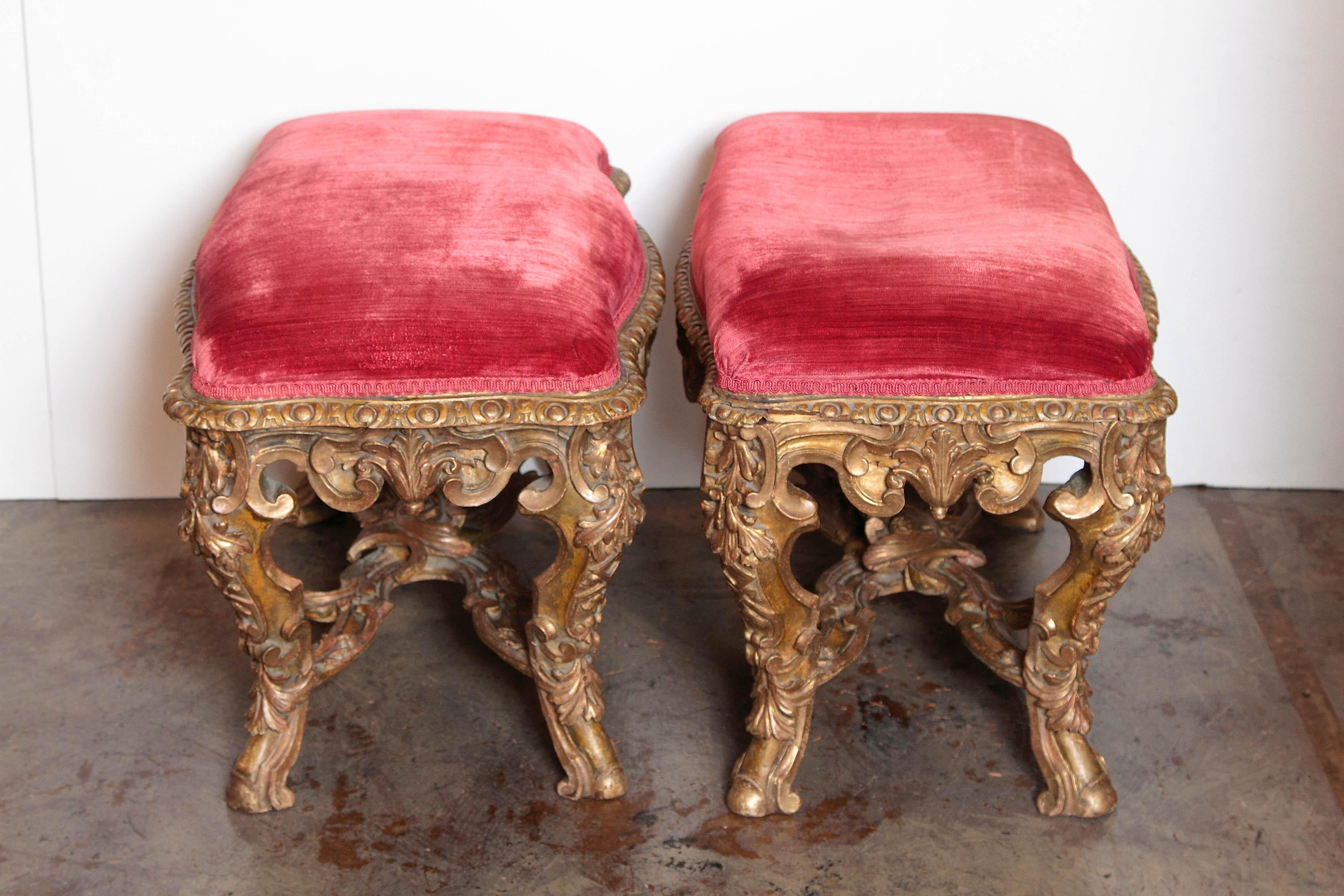 Pair of 18th Century Regence Carved and Gilt Benches In Distressed Condition In Dallas, TX