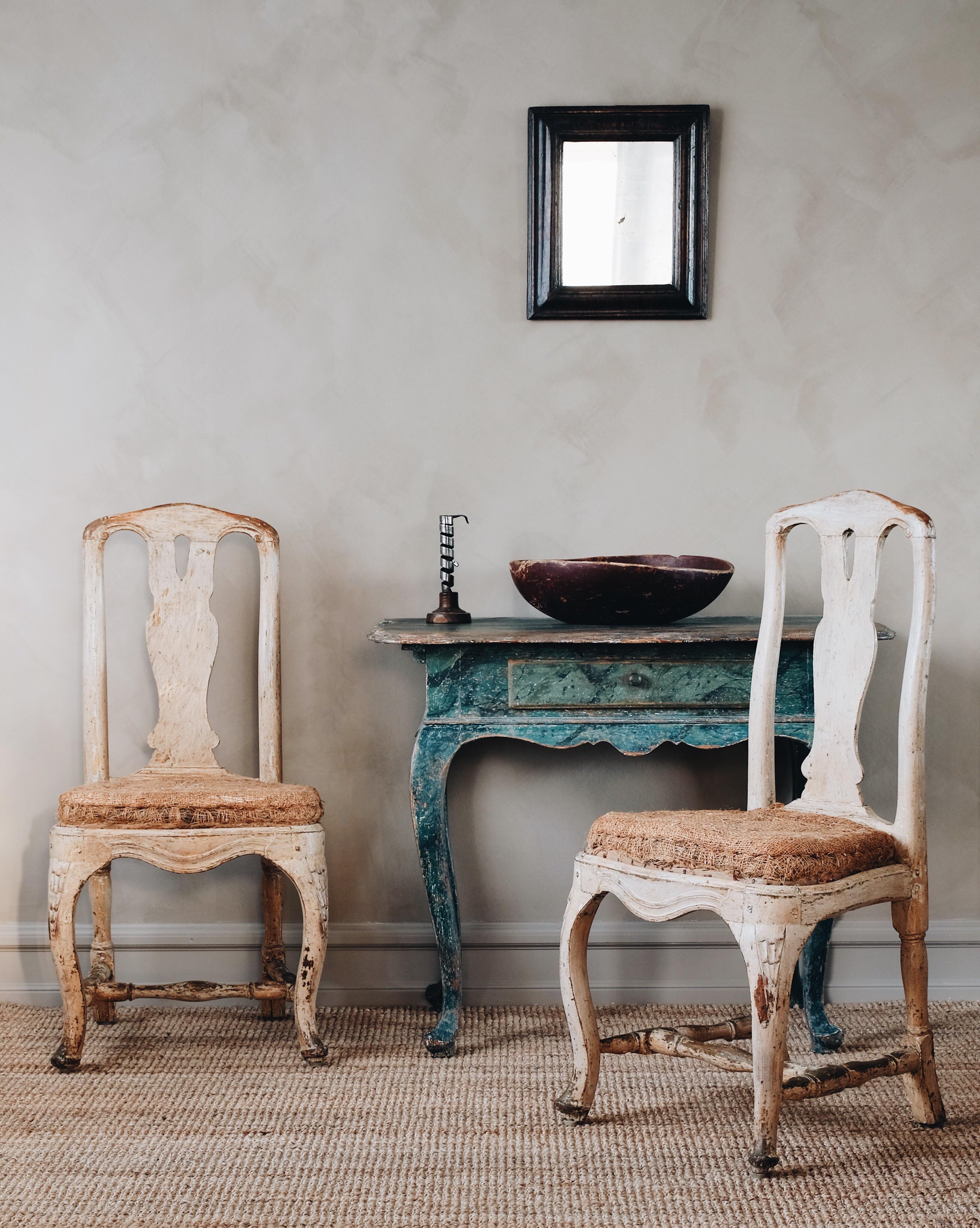 Fine pair of 18th century transitional late Baroque / Rococo chairs in their original color and padding. Sweden ca 1760. 

Comparative Literature: Lars Sjoberg, 