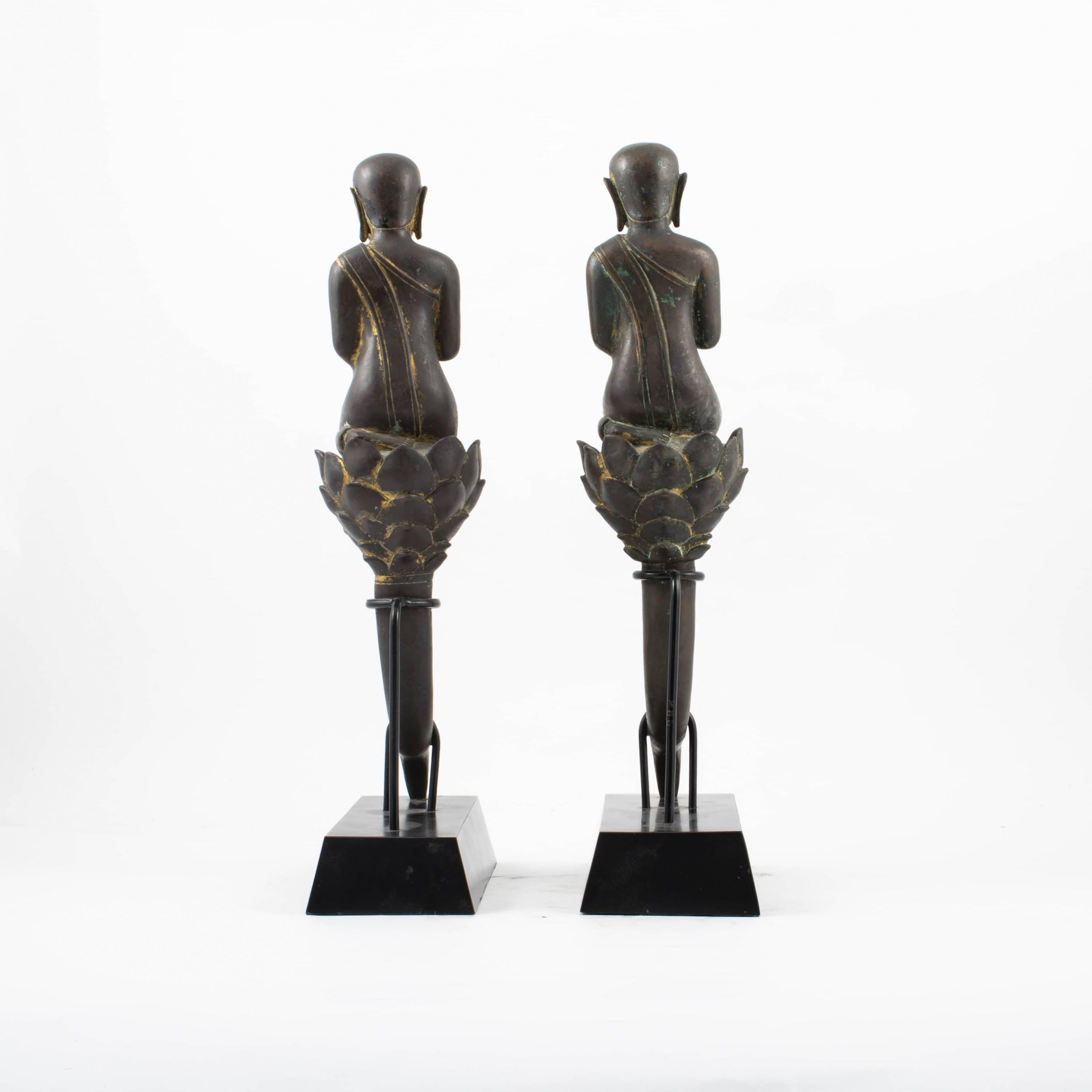 Pair of 18th Century Siamese Bronze Procession Praying Monks In Good Condition In Kastrup, DK