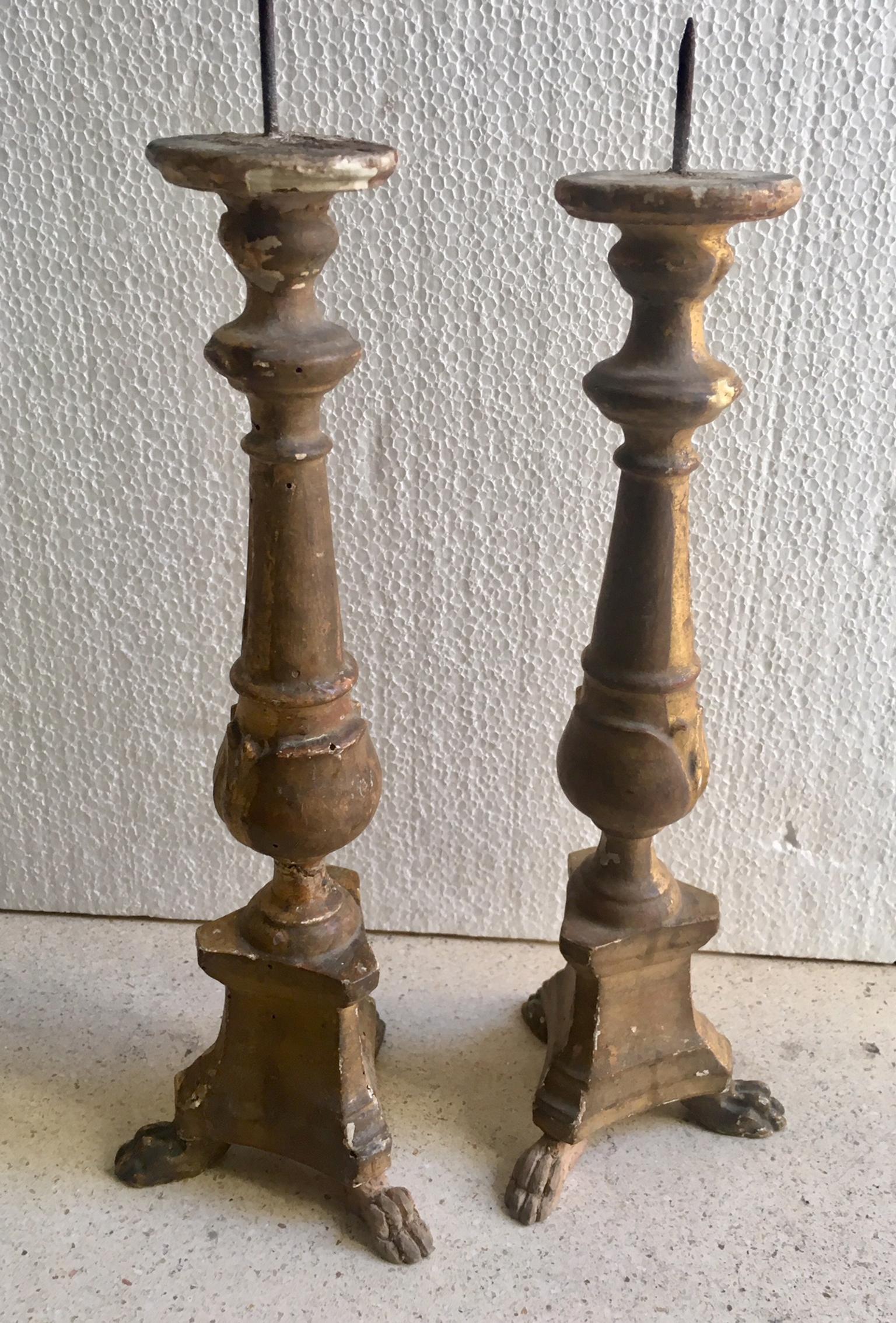 Pair of 18th Century Spanish Carved Giltwood Torchère In Good Condition For Sale In Madrid, ES