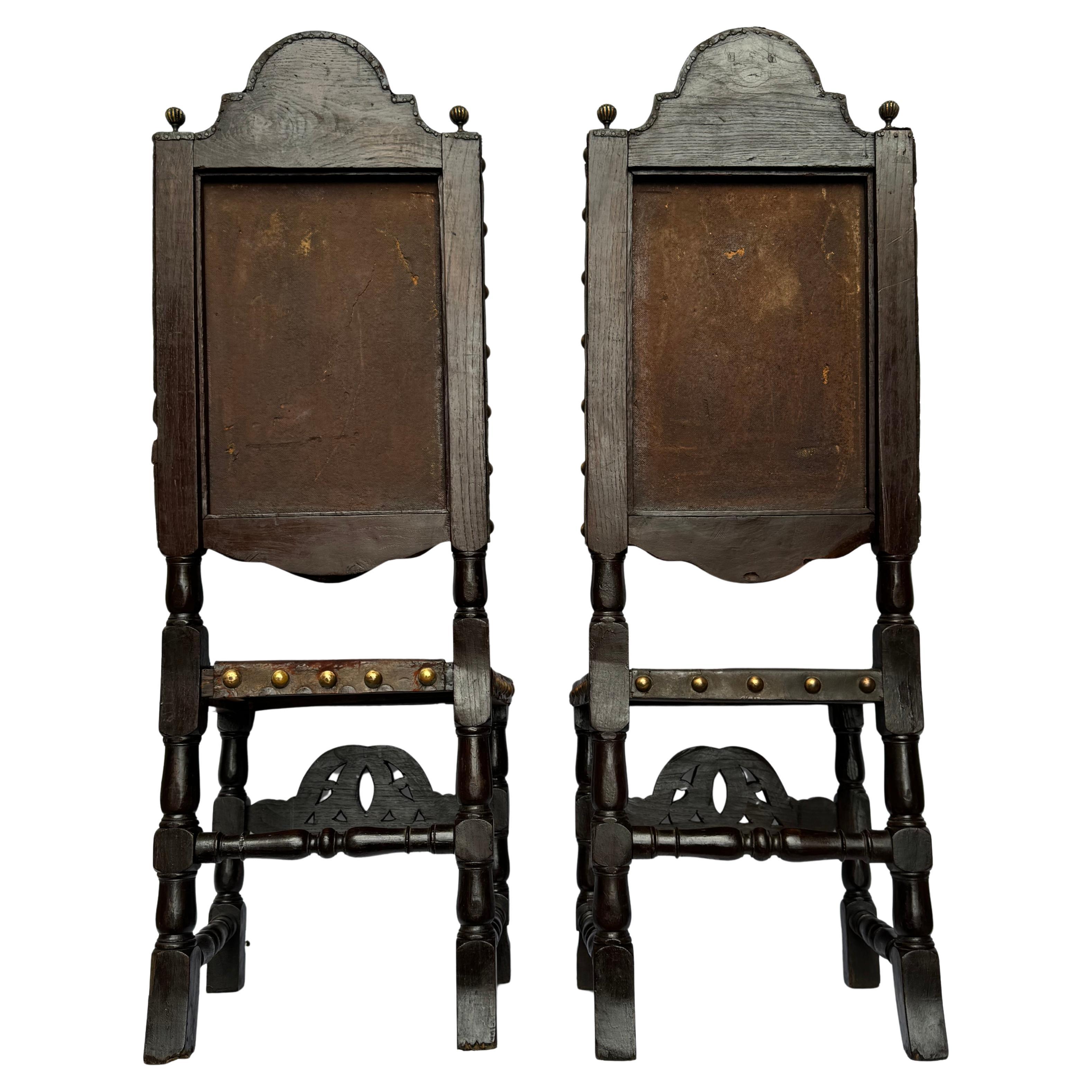 Paire de chaises coloniales espagnoles du XVIIIe siècle en cuir de Cordoue gaufré en vente 2