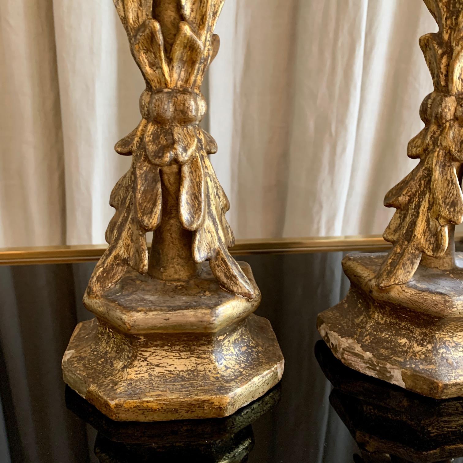 Pair of 18th Century Spanish Giltwood Hand Crved Candlestick In Good Condition In Madrid, ES