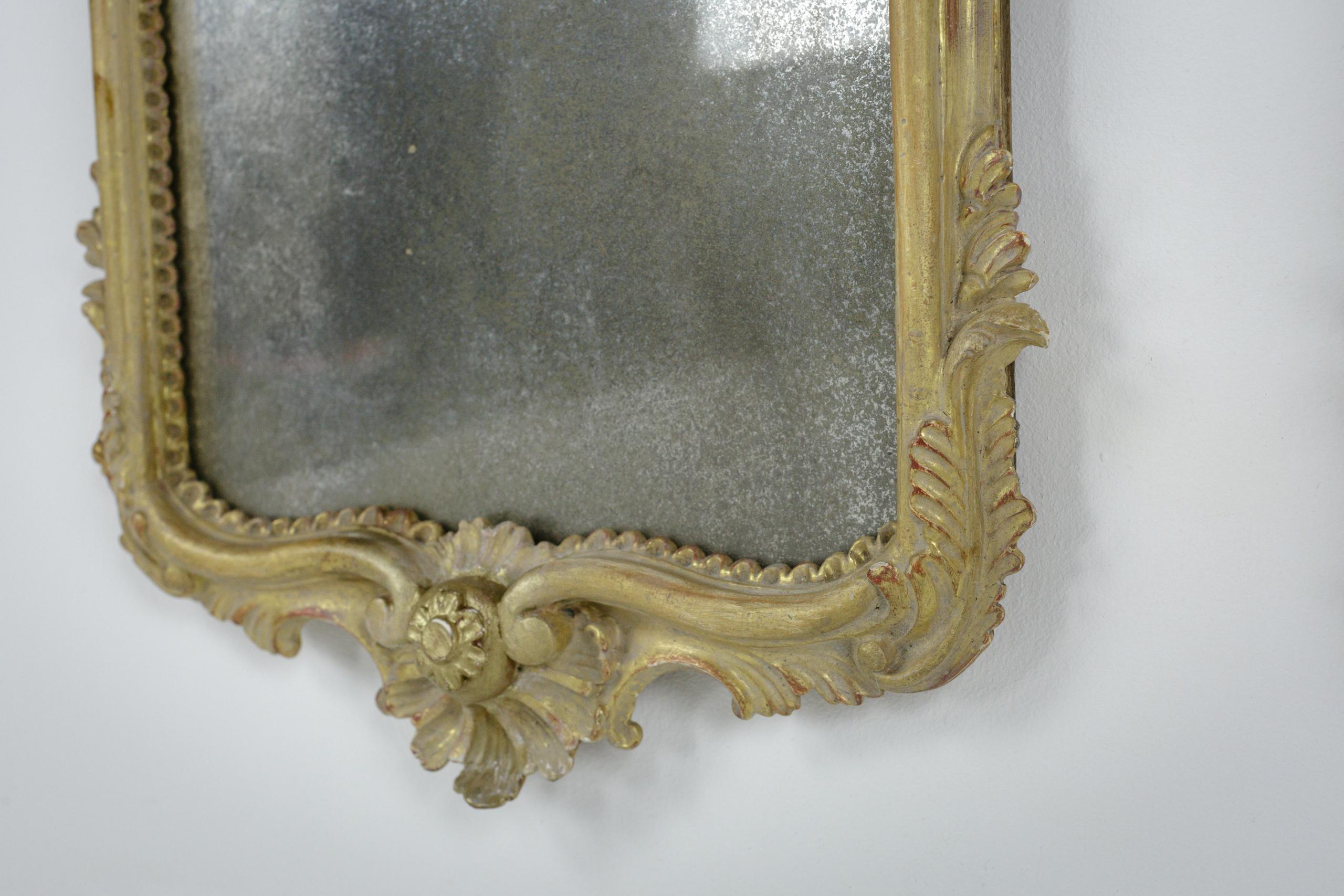 Bois doré Paire de miroirs à encadrement doré, style XVIIIe siècle, avec verre renard en vente
