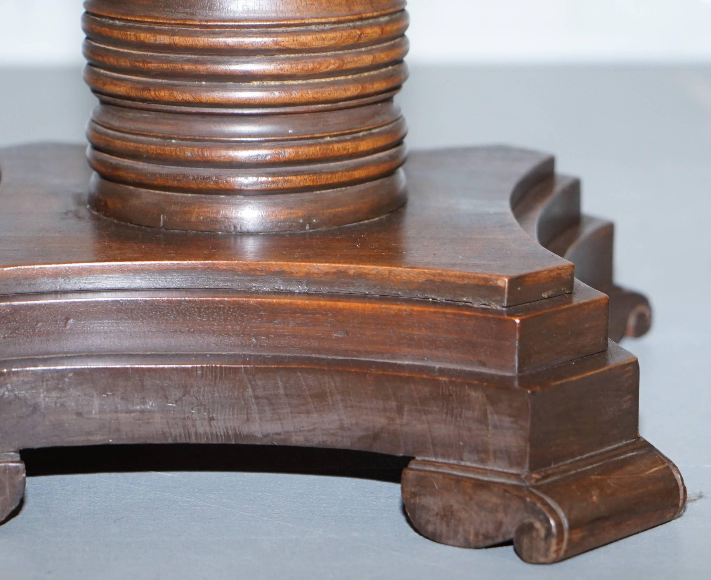 Pair of 18th Century Style Mahogany Jardiniere Display Stands Hand-Carved 11