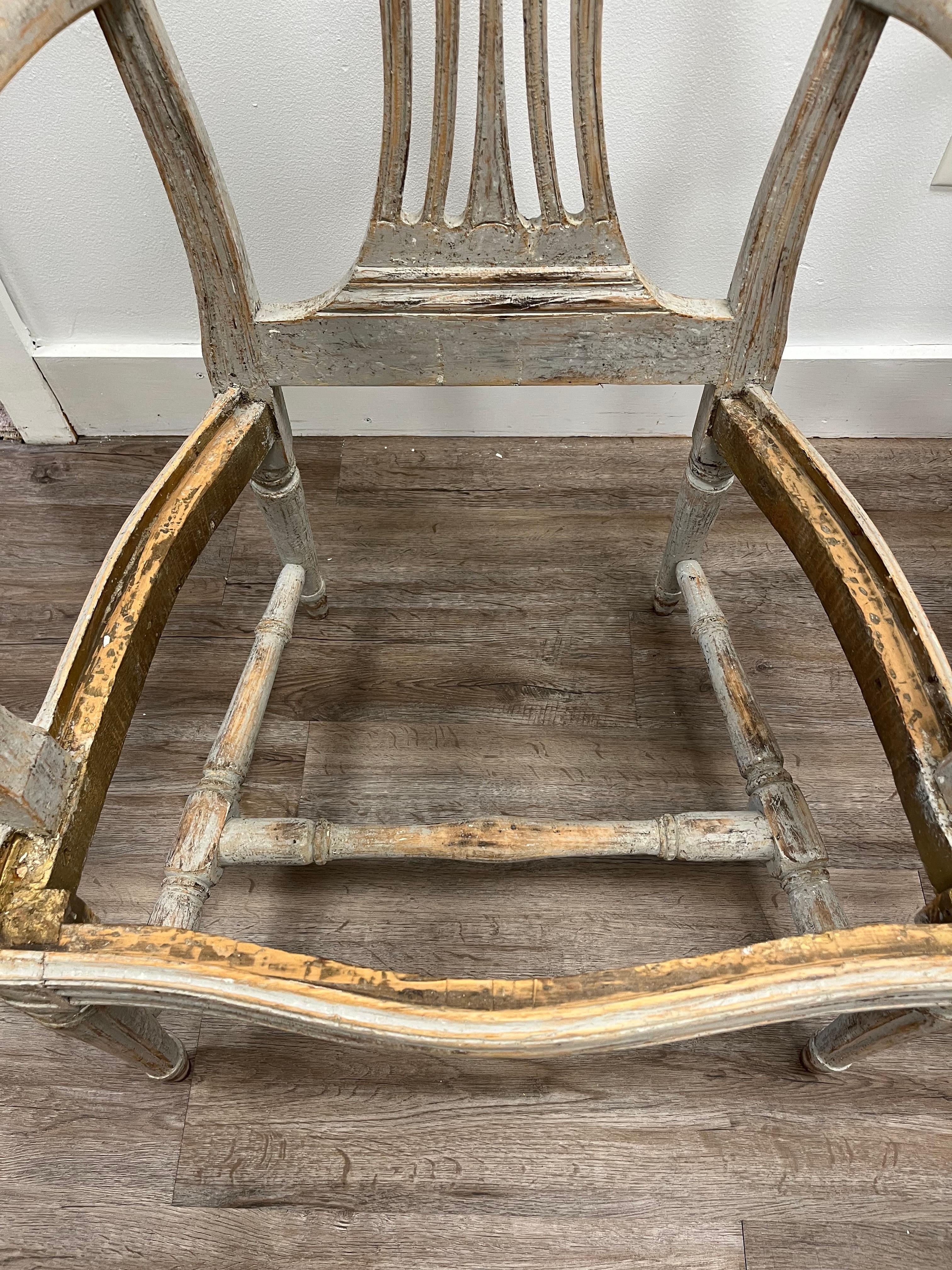 Paire de fauteuils gustaviens suédois du XVIIIe siècle par Erik Öhrmark en vente 3