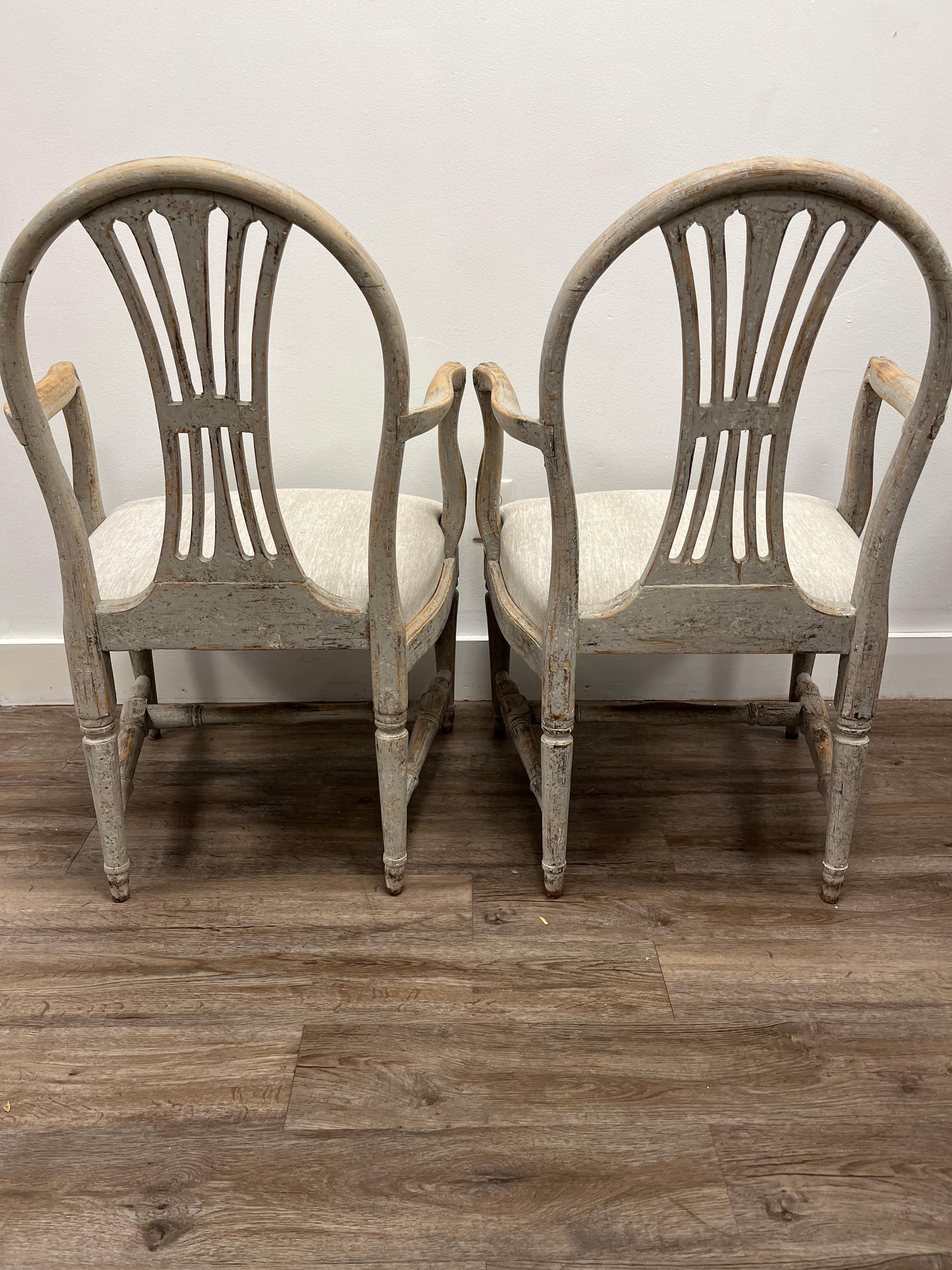 Gustavien Paire de fauteuils gustaviens suédois du XVIIIe siècle par Erik Öhrmark en vente