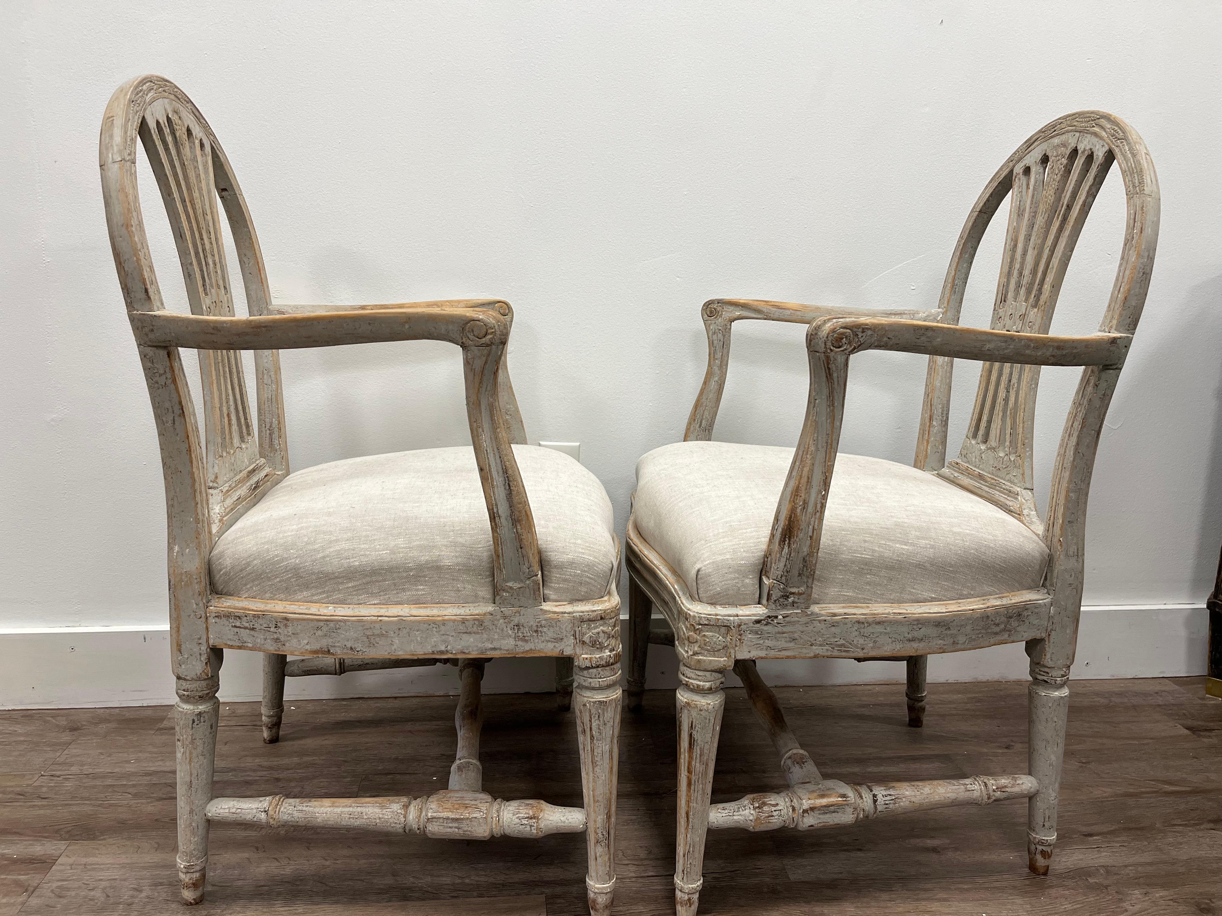 Suédois Paire de fauteuils gustaviens suédois du XVIIIe siècle par Erik Öhrmark en vente