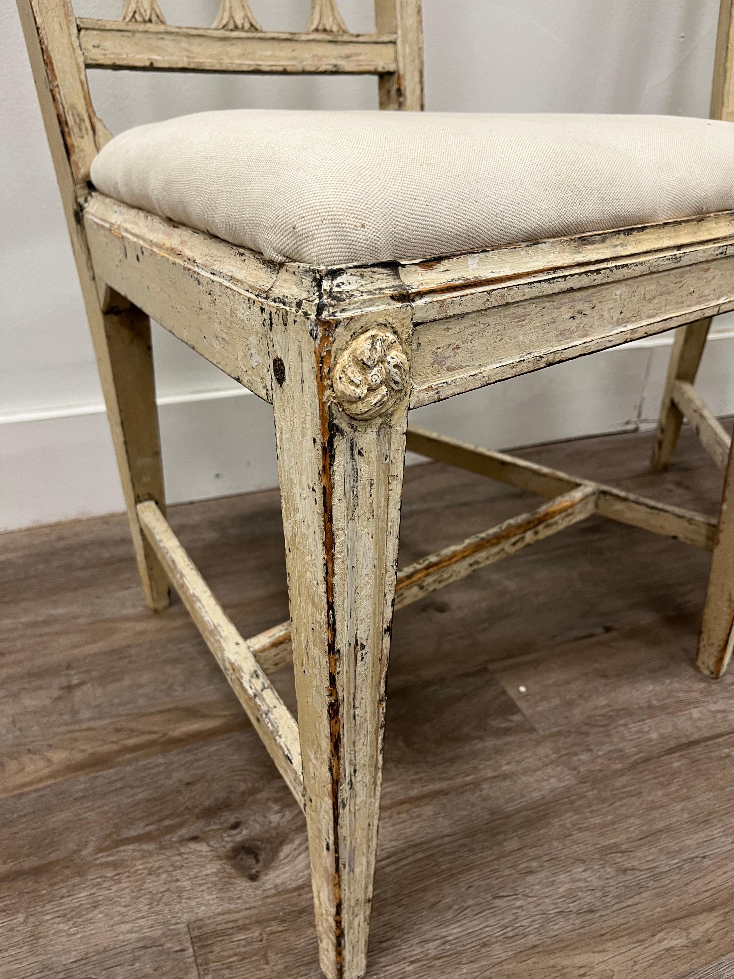 Pair of 18th Century Swedish Gustavian Chairs In Good Condition For Sale In Huntington, NY