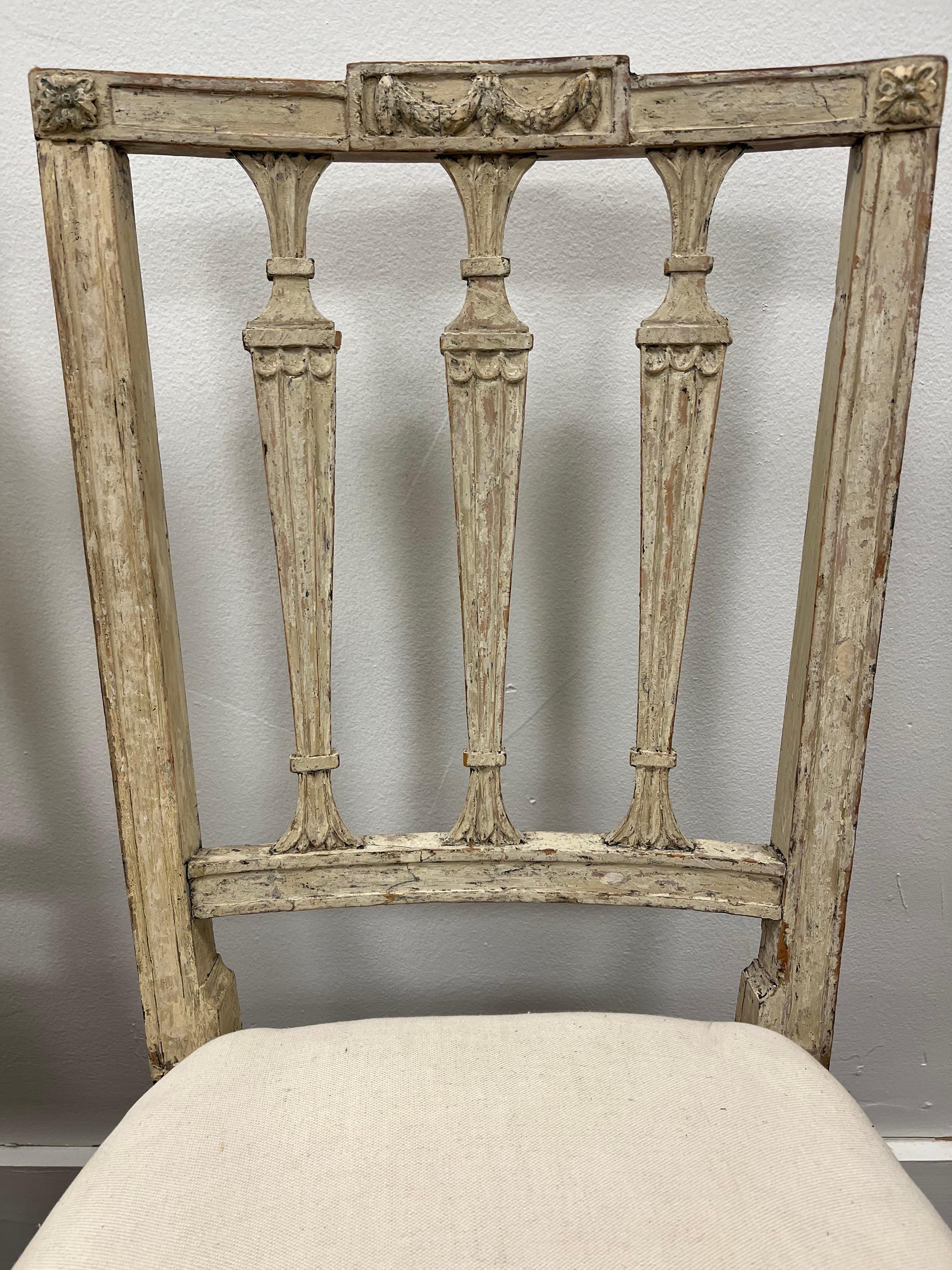 Linen Pair of 18th Century Swedish Gustavian Chairs For Sale