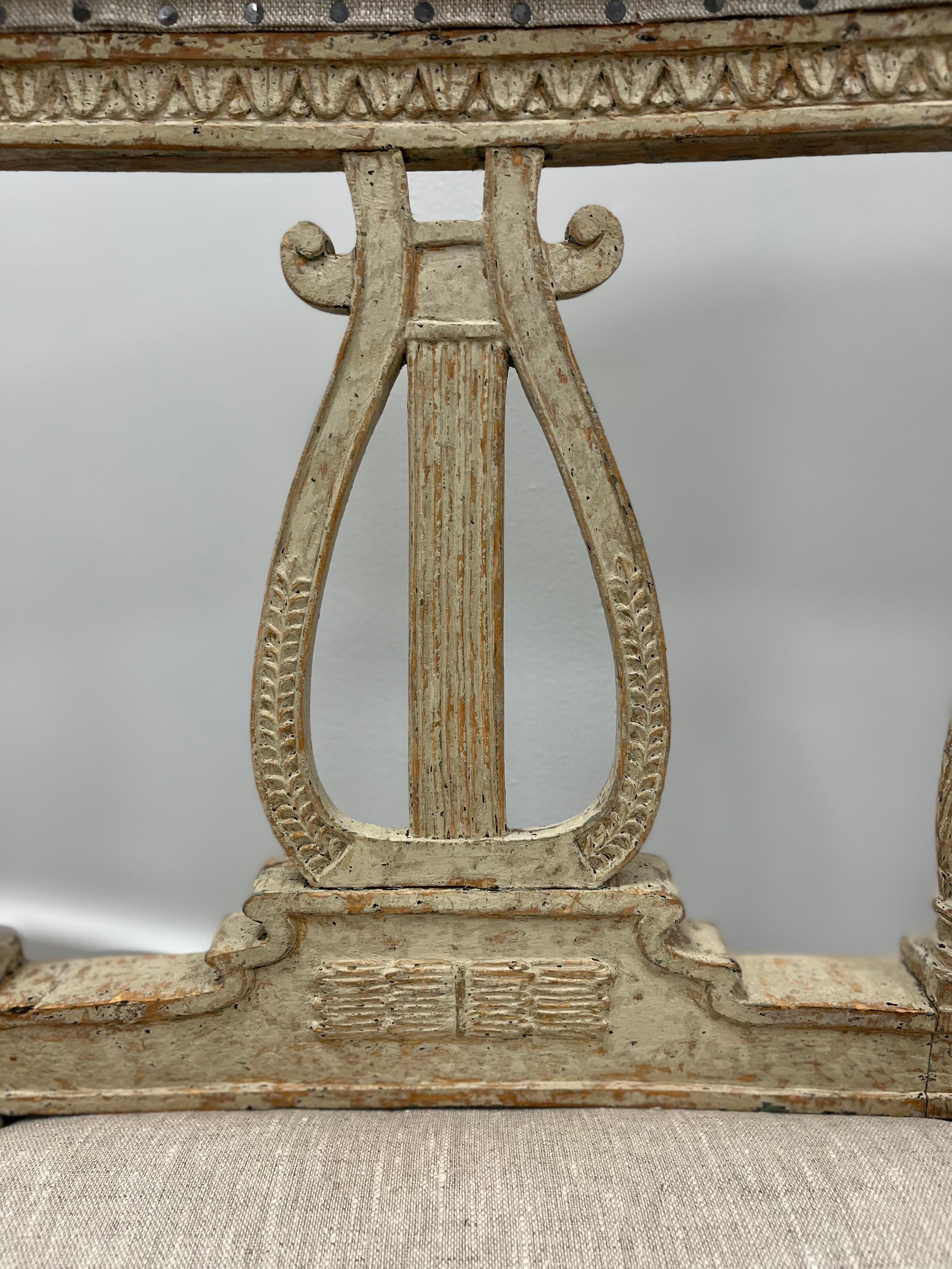 Hand-Carved Pair of 18th Century Swedish Gustavian Lyre Chairs For Sale