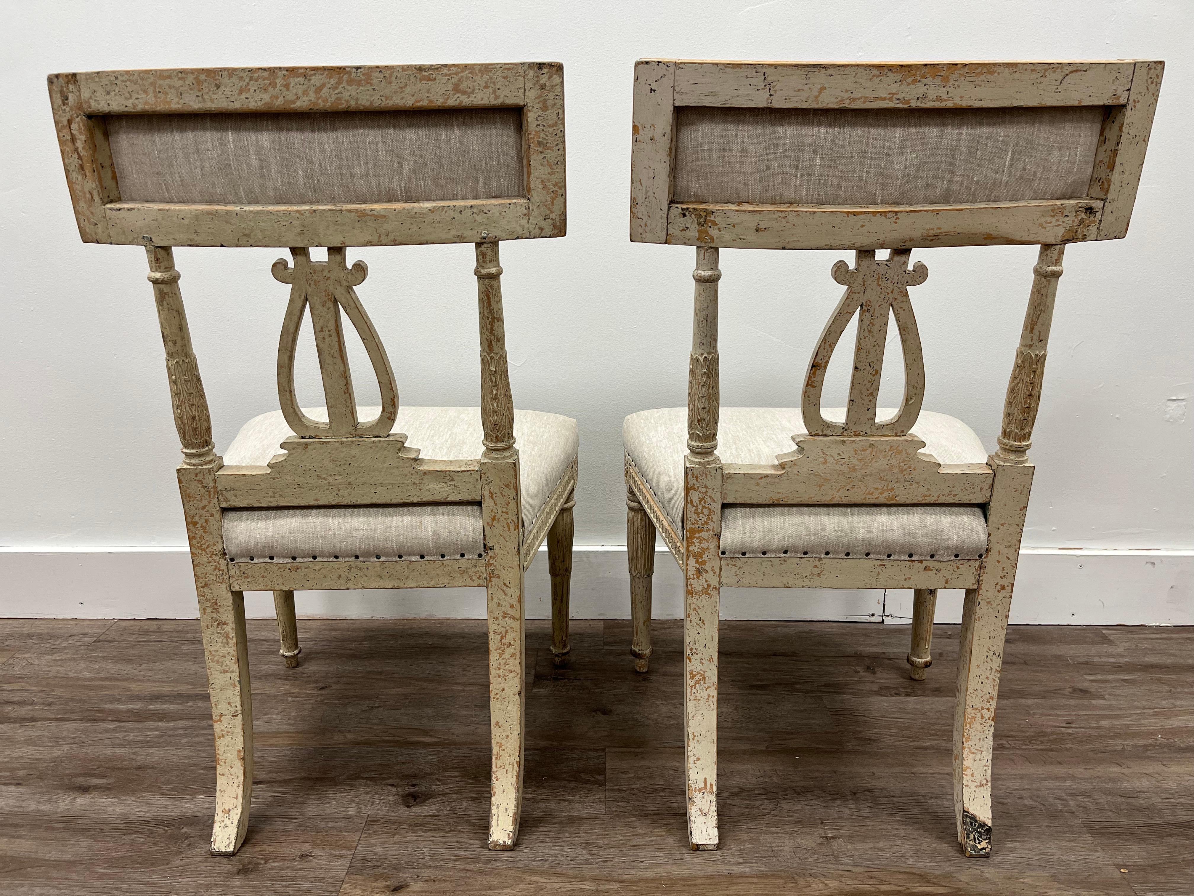 Pair of 18th Century Swedish Gustavian Lyre Chairs For Sale 3