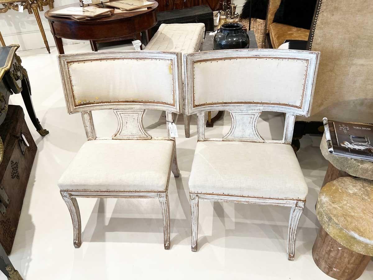 Paire de chaises suédoises Klismos du 18ème siècle en vente 1