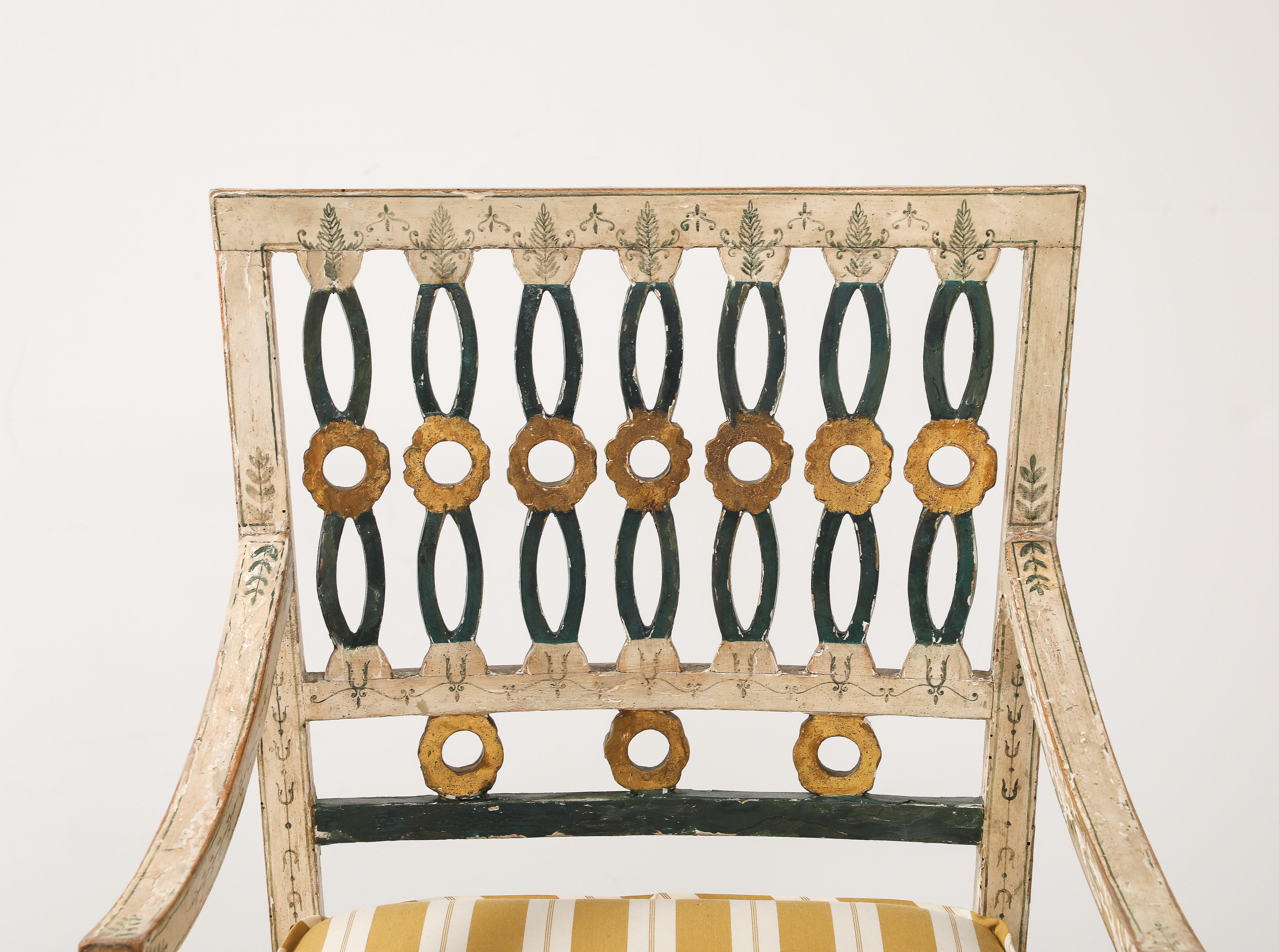 Gustavien Paire de chaises suédoises polychromes du 18e siècle en vente