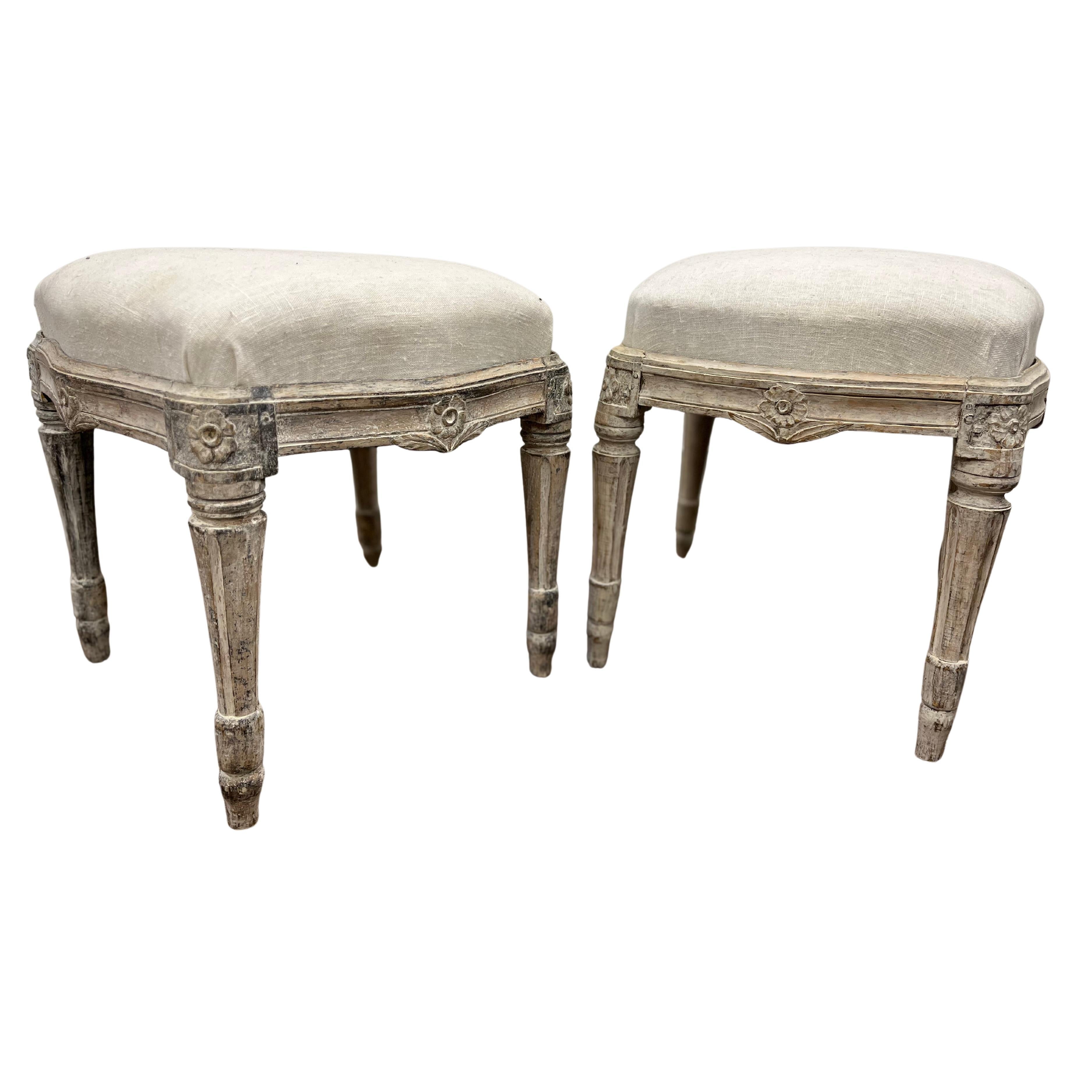 Paire de tabourets suédois rococo-gustavian du 18ème siècle