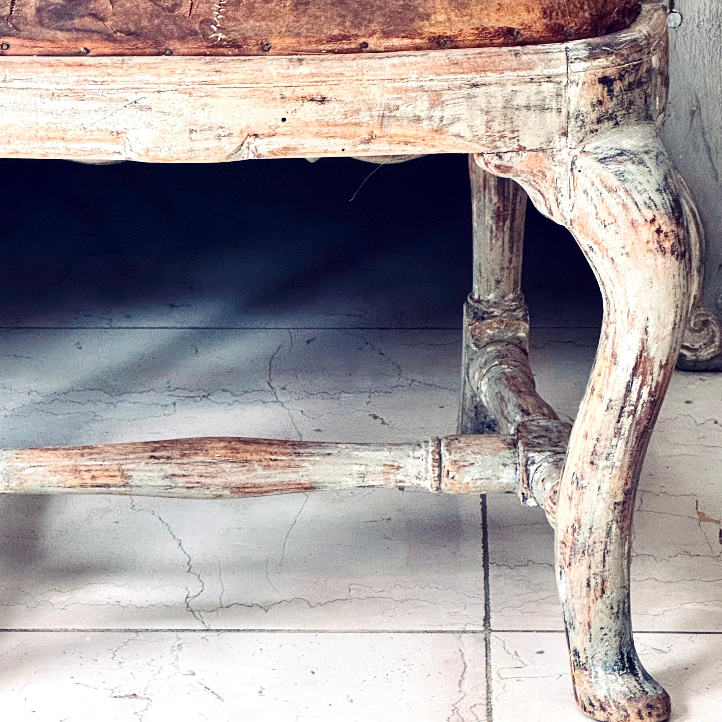 Paire de fauteuils suédois d'époque rococo du 18ème siècle en vente 9