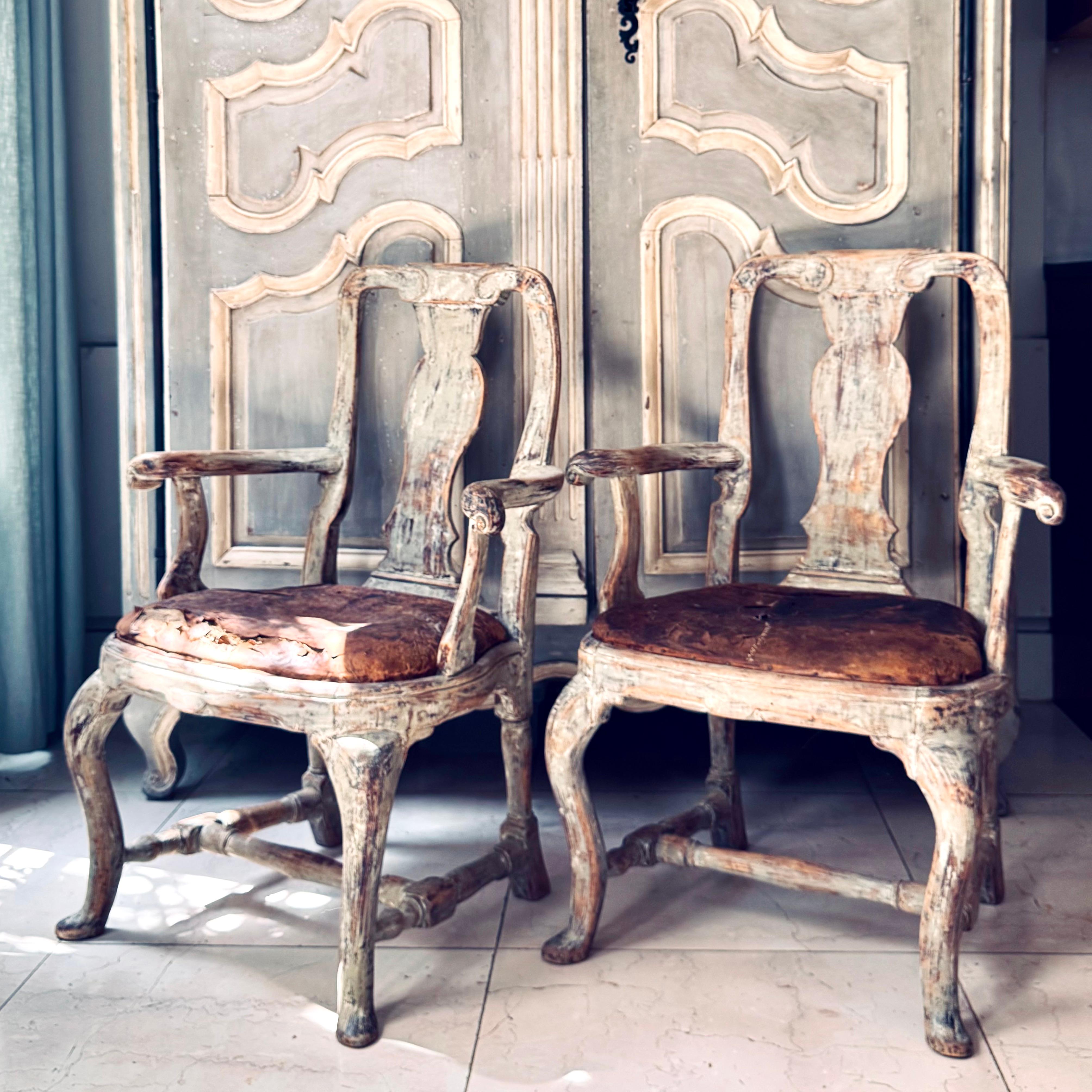 XVIIIe siècle et antérieur Paire de fauteuils suédois d'époque rococo du 18ème siècle en vente