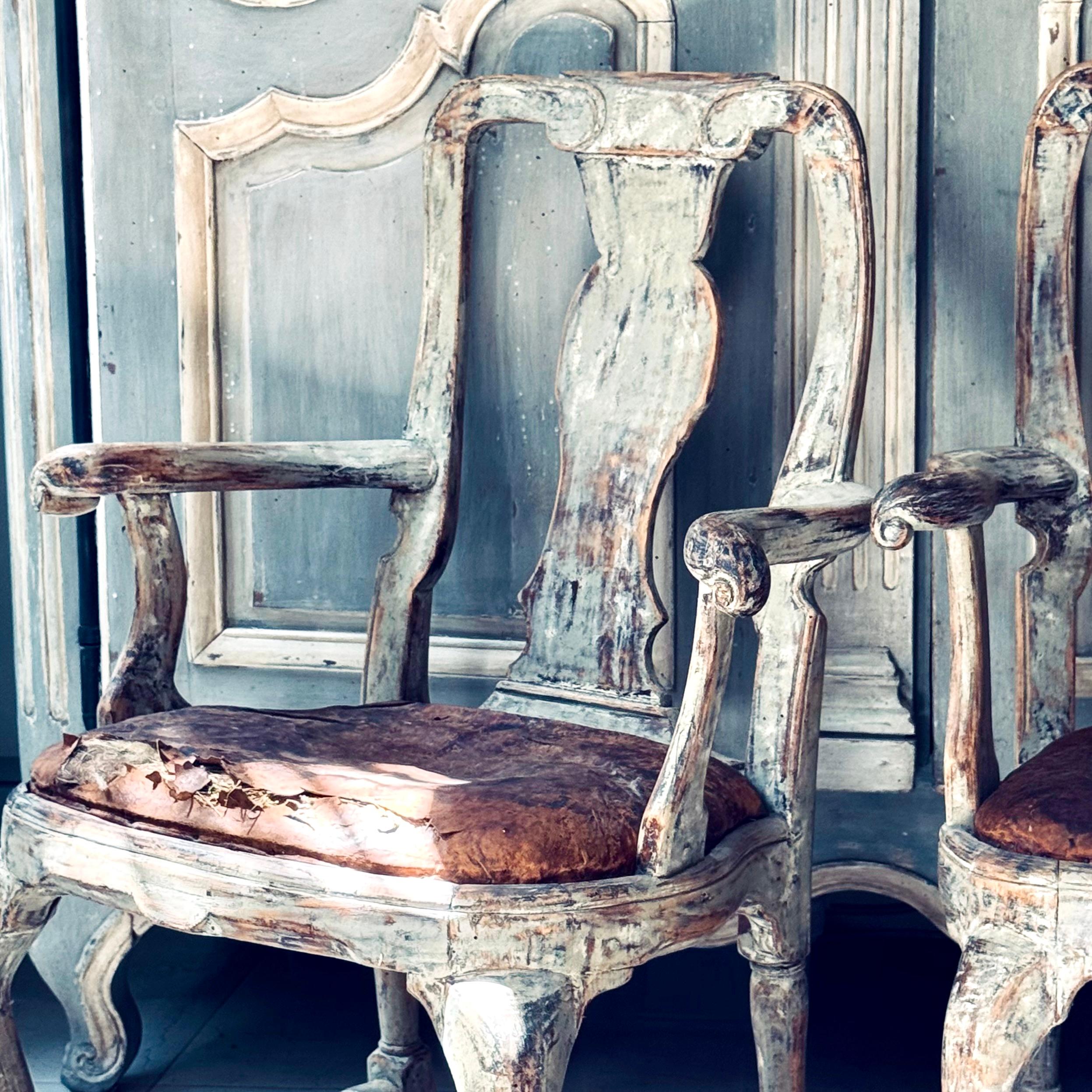 Paire de fauteuils suédois d'époque rococo du 18ème siècle en vente 1