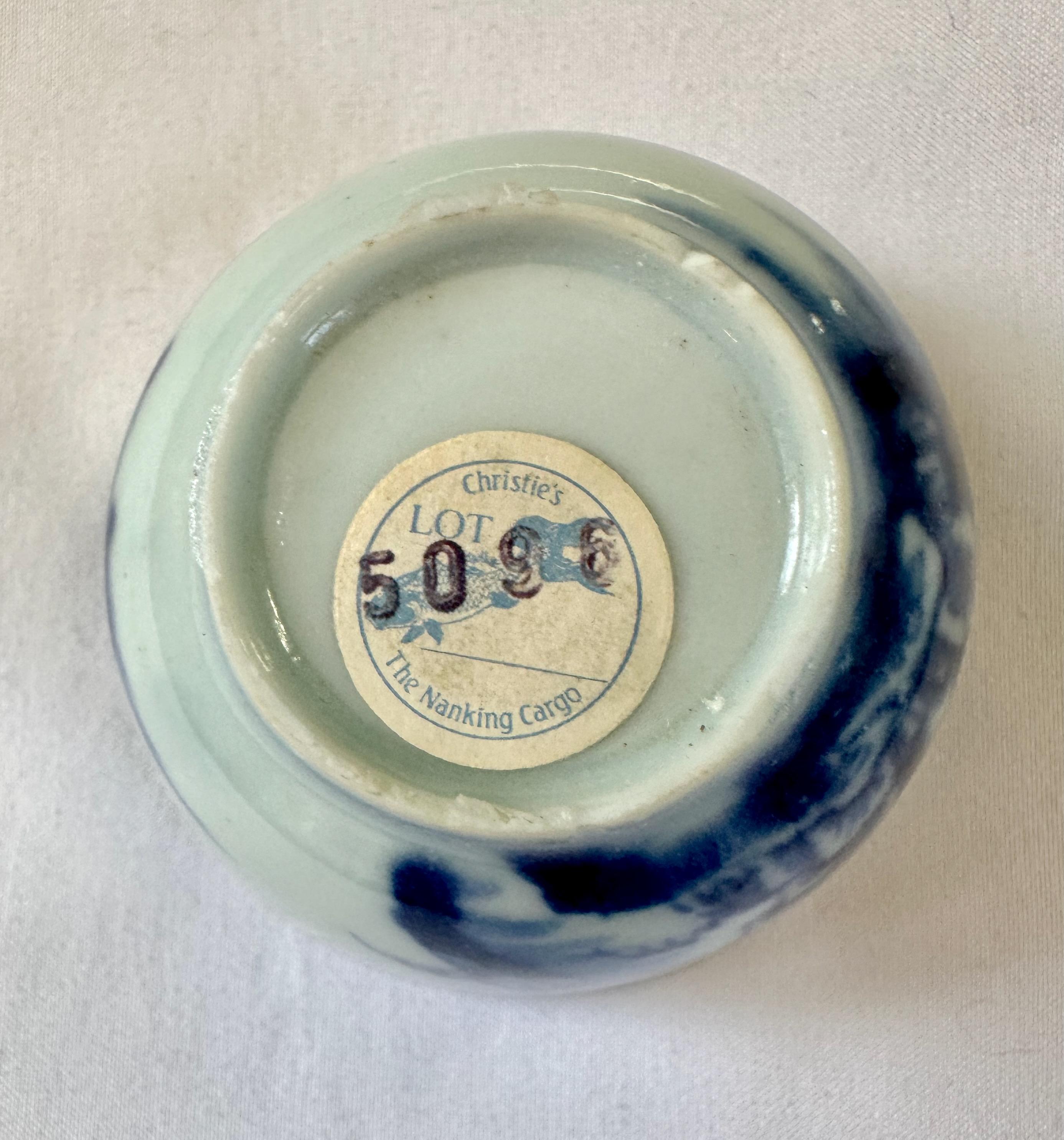 Paire de tasses à thé du 18ème siècle provenant de la cargaison de Nanking en vente 9