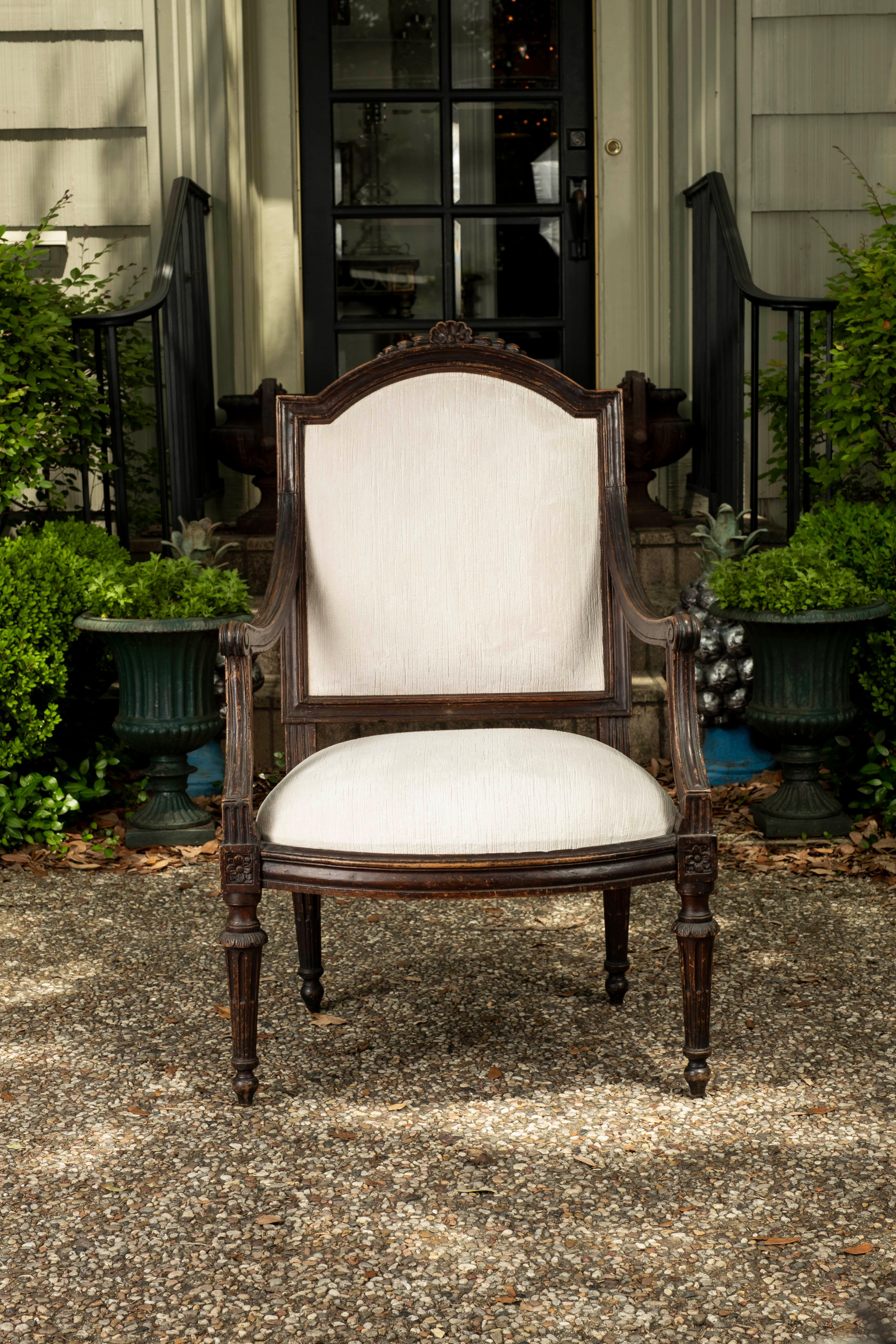 Louis XVI Pair of 18th Century Tuscan Walnut Side Chairs For Sale