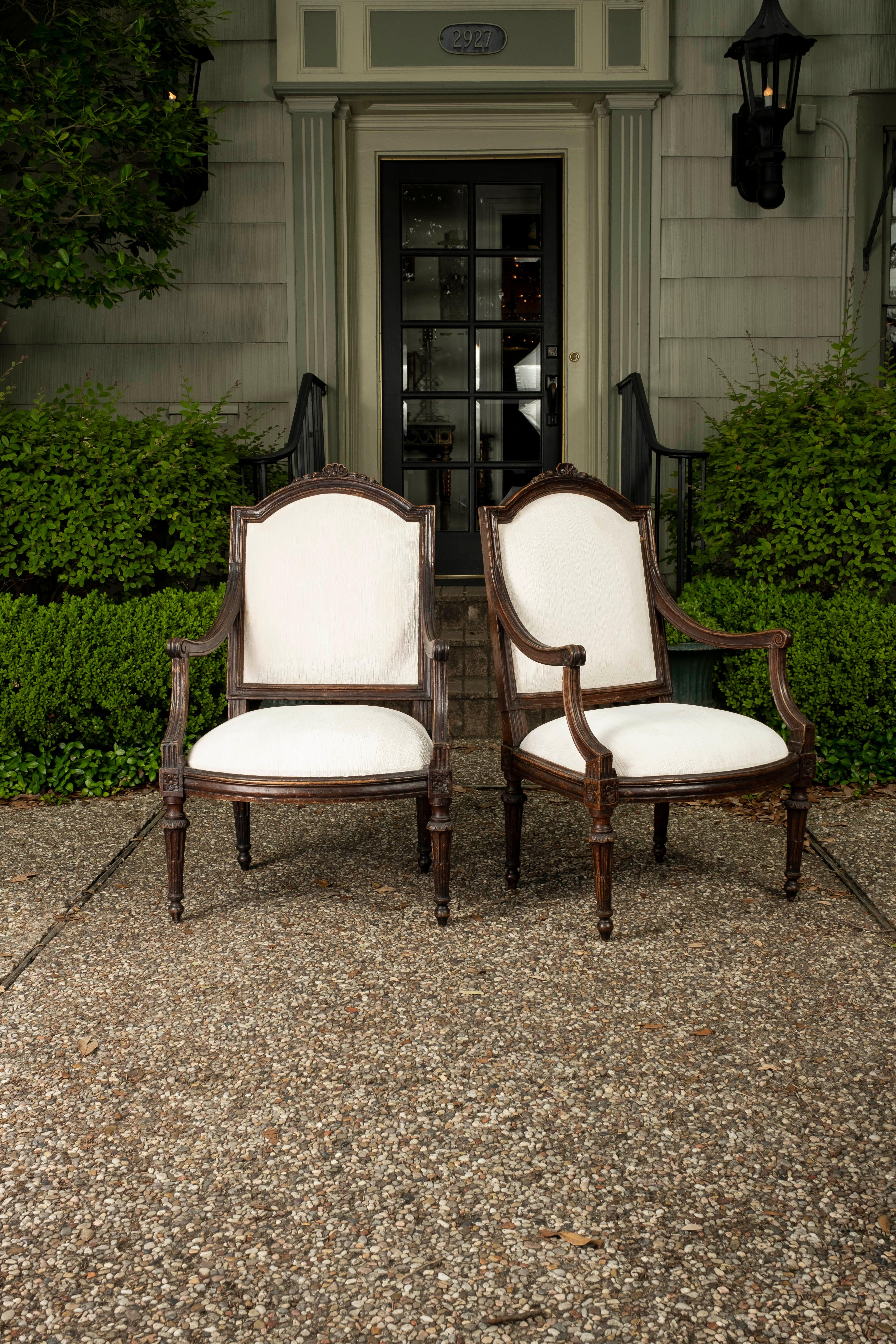 Noyer Paire de chaises d'appoint toscanes du 18ème siècle en noyer en vente