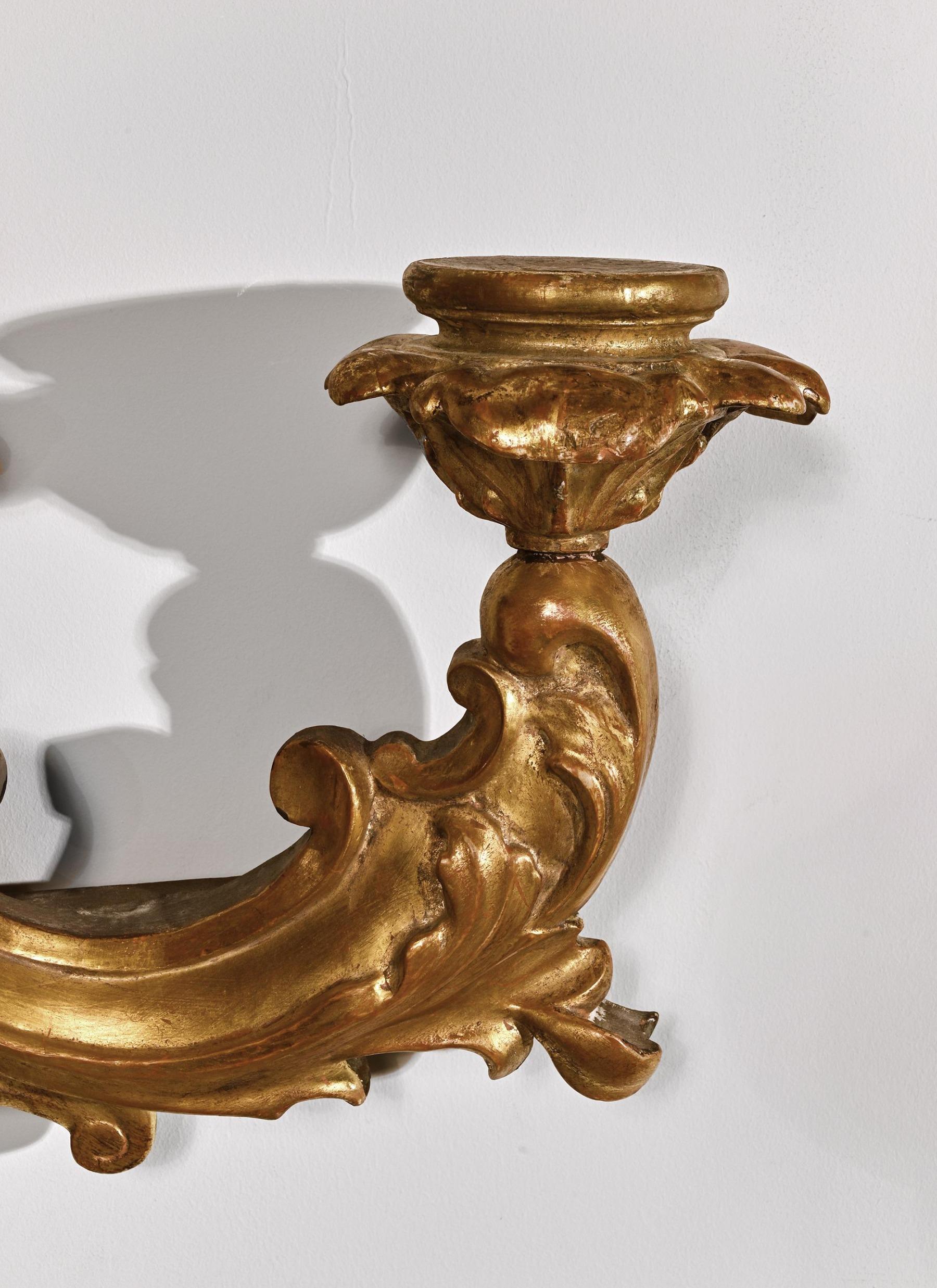 Pair of 18th Century Venetian Giltwood Wall Sconces In Good Condition For Sale In Benington, Herts