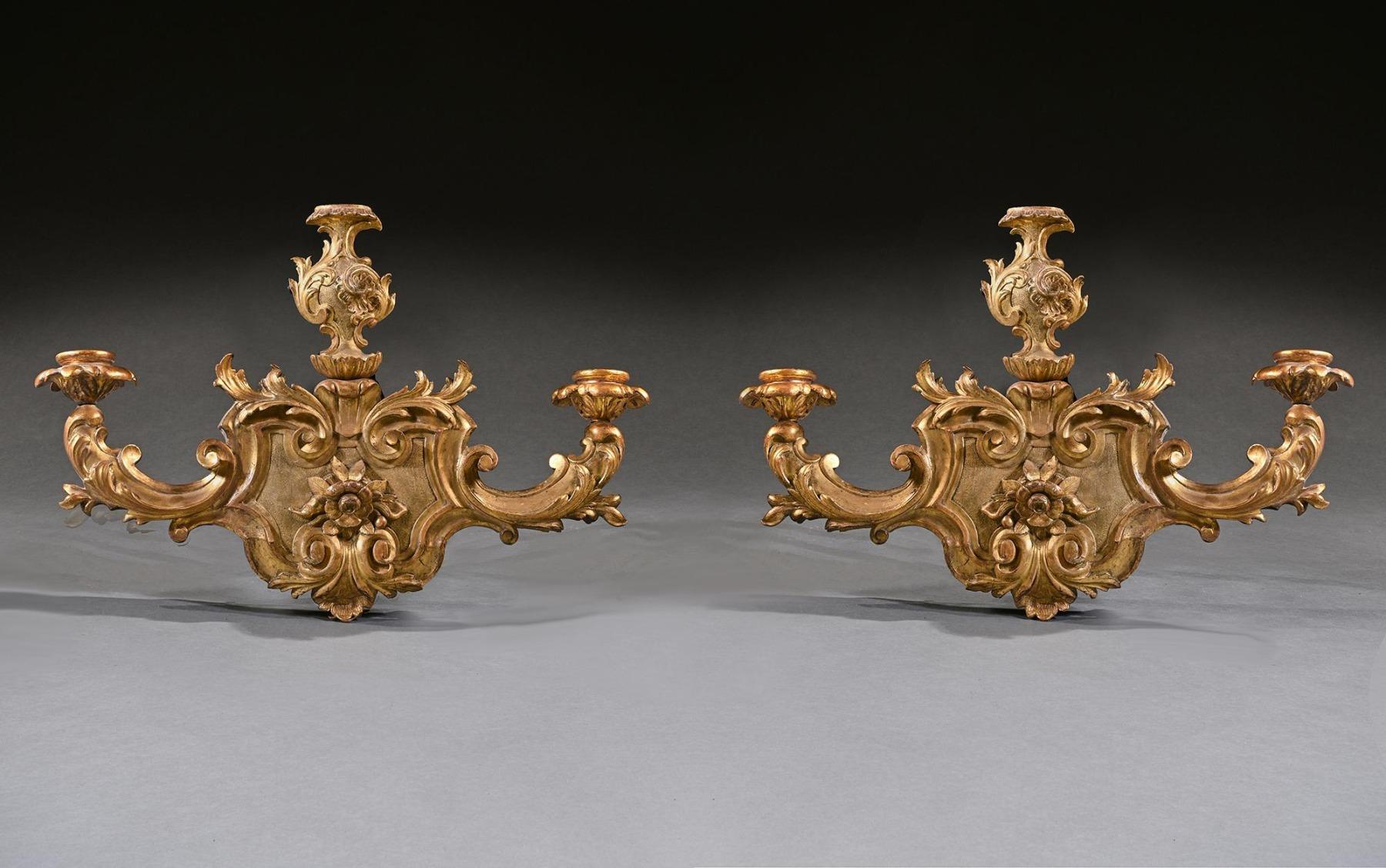 Pair of 18th Century Venetian Giltwood Wall Sconces For Sale 3