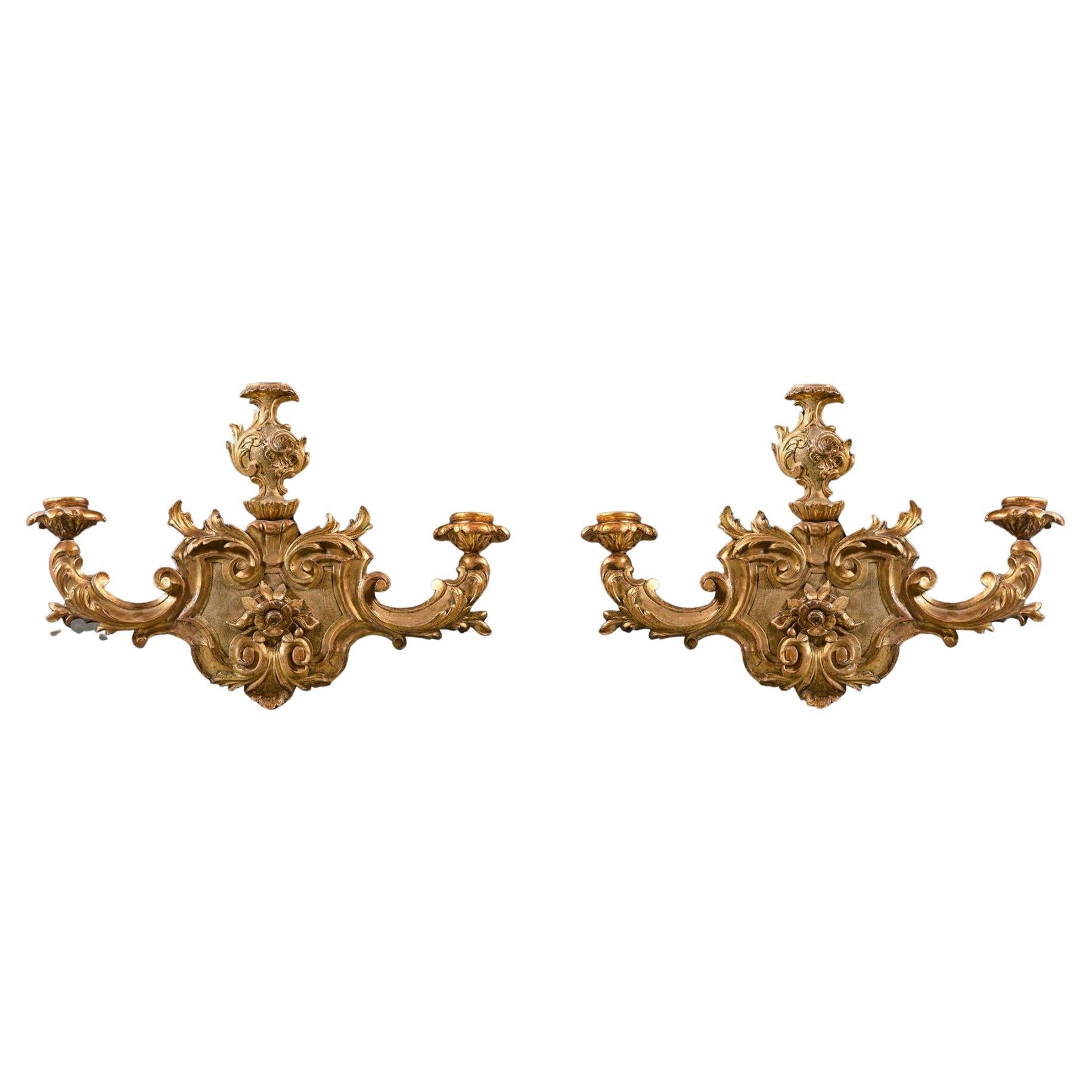 Pair of 18th Century Venetian Giltwood Wall Sconces For Sale