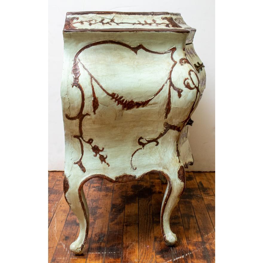 Pair of 18th Century Venetian Painted Commodes For Sale 1