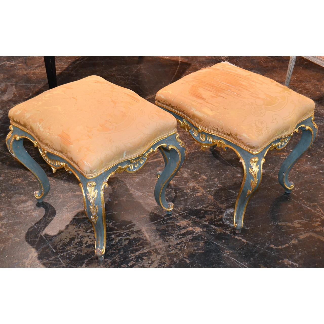 Pair of 18th Century Venetian Stools In Good Condition In Dallas, TX