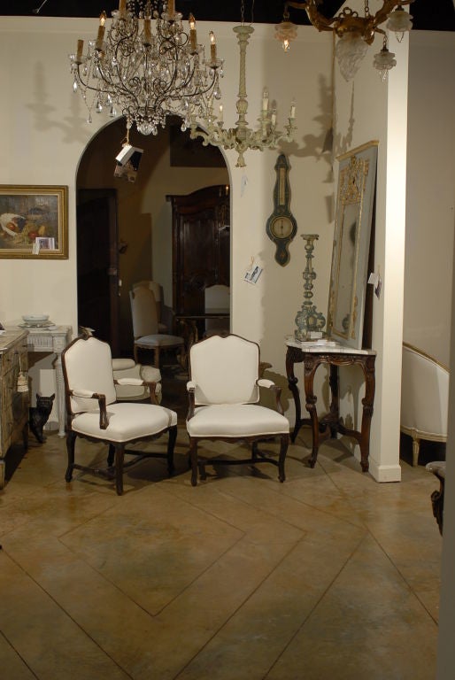 Pair of 18th Century Walnut Arm Chairs from Rhone Valley 1