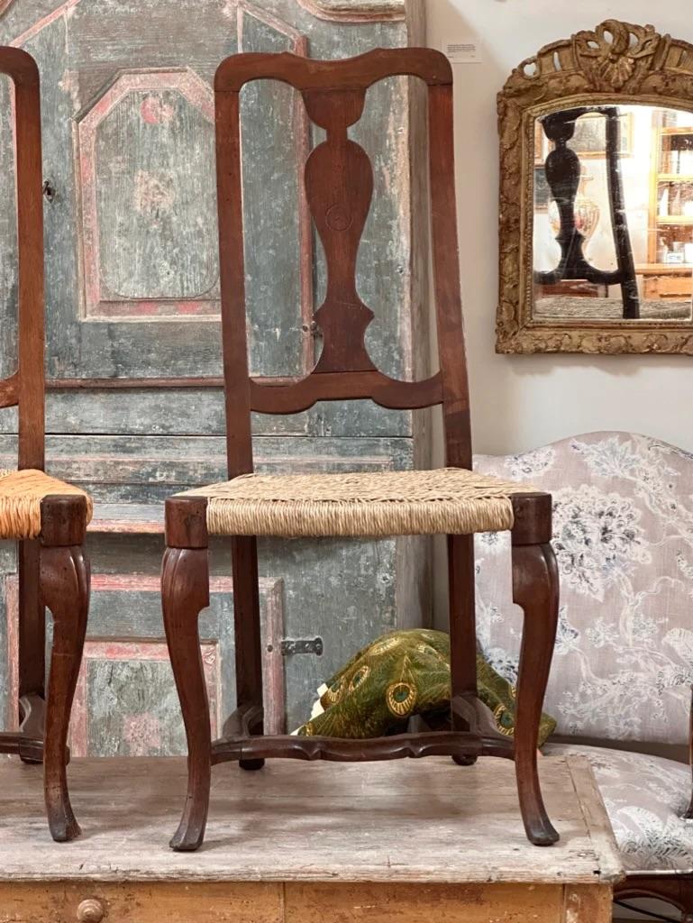 Dutch Pair of 18th Century Walnut Rococo Side Chairs with Rush Seats For Sale