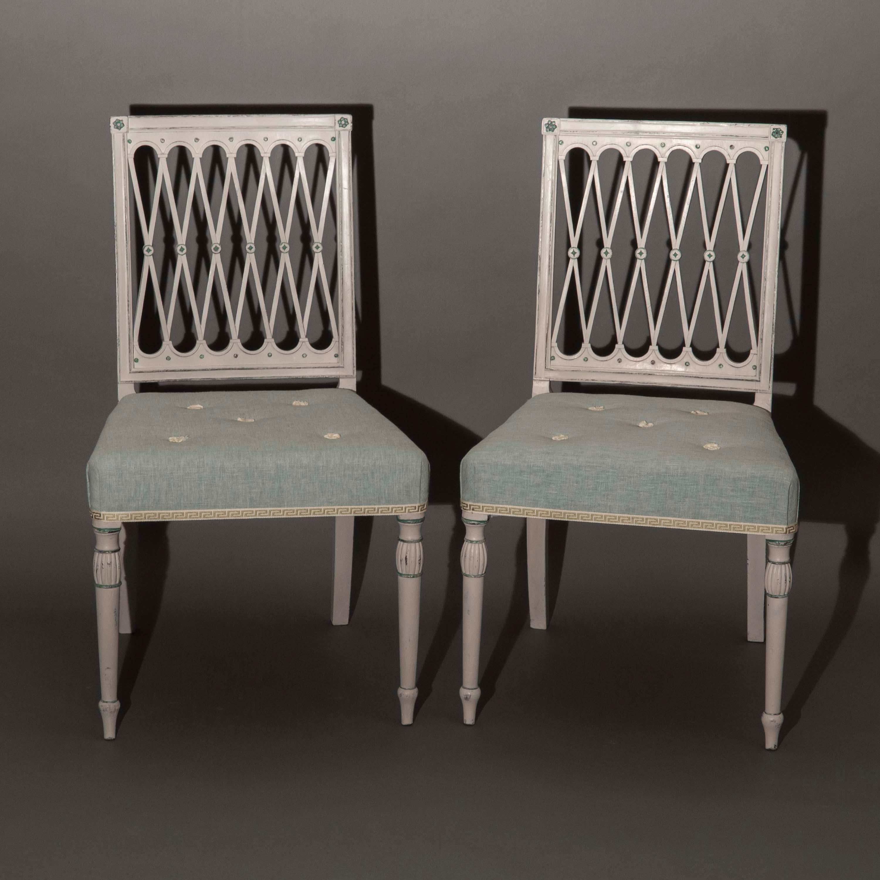 Pair of 18th Century White Painted Chairs In Good Condition In Richmond, London