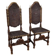 Paire de chaises Renaissance italiennes en bois et cuir du XVIIIe siècle, 1770