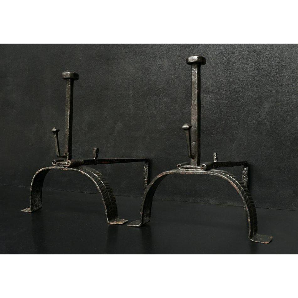A pair a 18th century wrought iron firedogs, with attractive waxed patina.

Additional information:
Height: 490 mm / 19 ¼