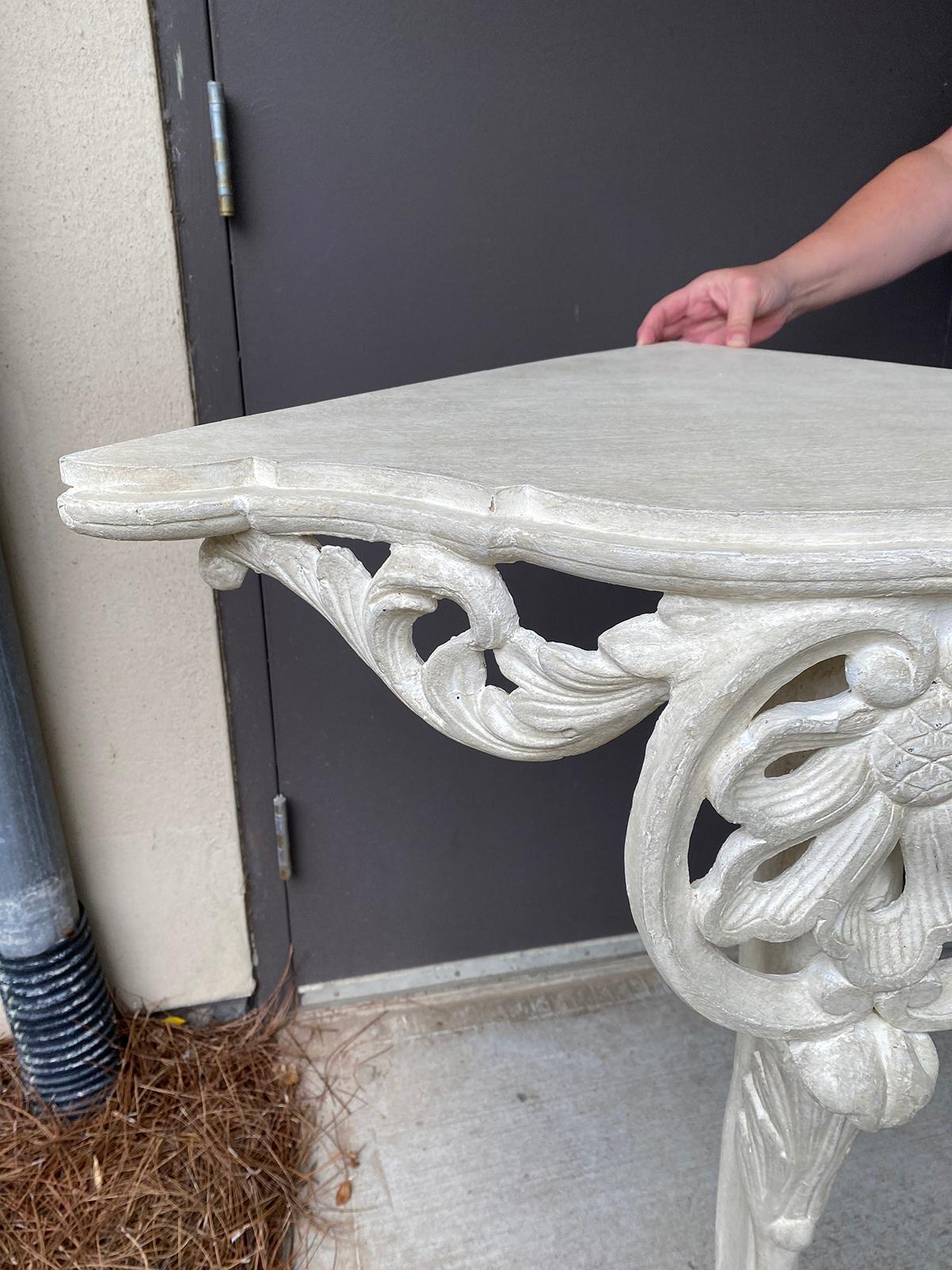 Pair of 18th or 19th Century Italian Painted Corner Wall Mount Console Tables 4