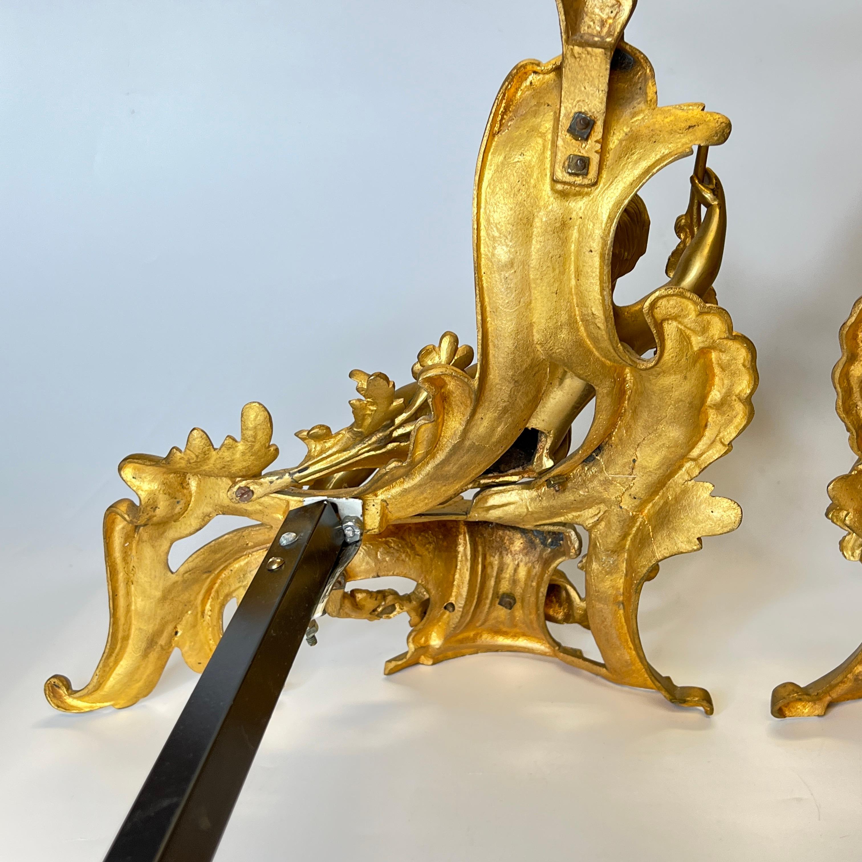 Paar französische vergoldete Bronze-Cherub-Motiv-Figuren im Louis-XVI.-Stil des 19. Jahrhunderts im Angebot 12