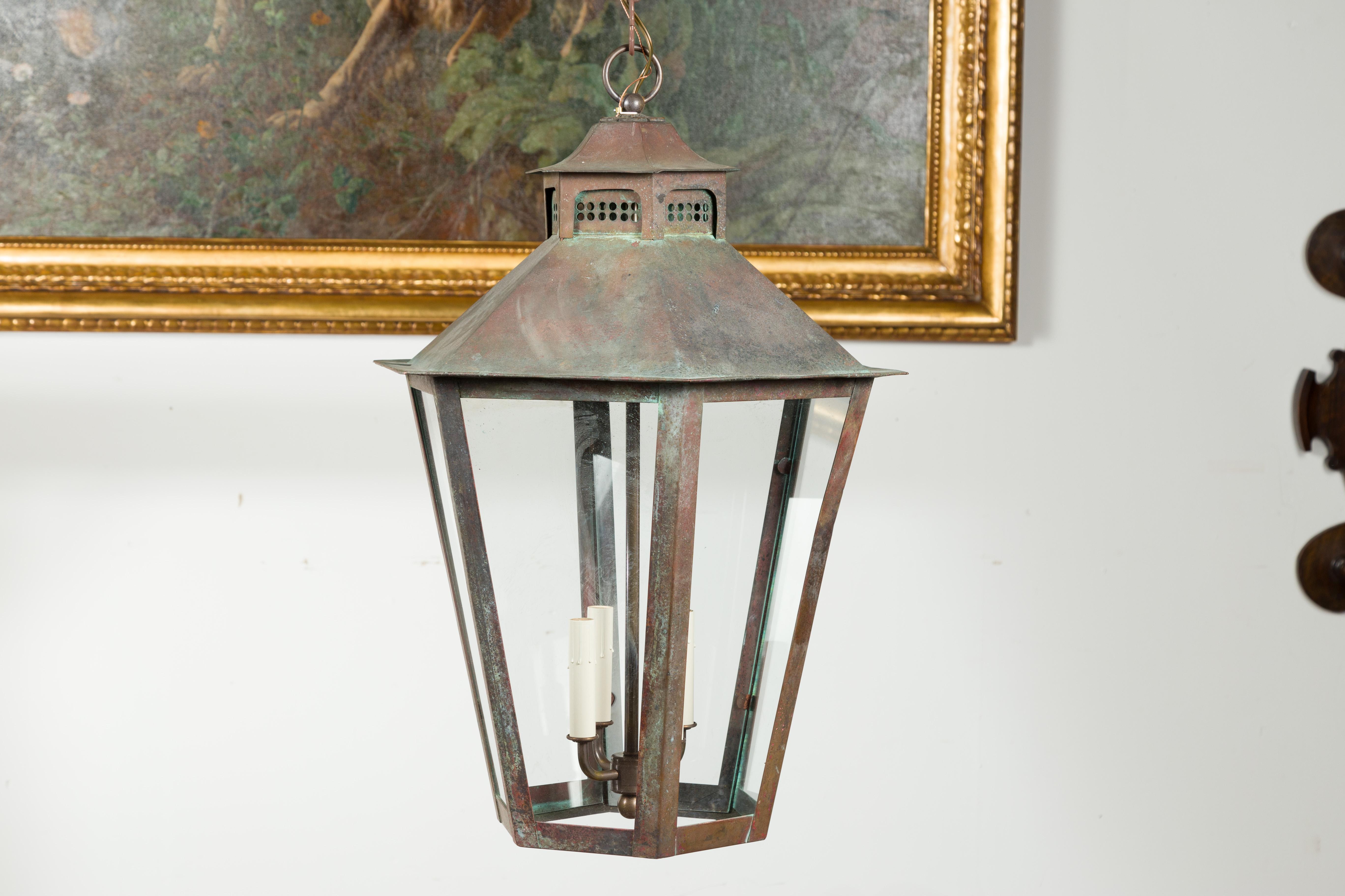 Pair of 1900s English Turn of the Century Four-Light Hexagonal Copper Lanterns In Good Condition In Atlanta, GA