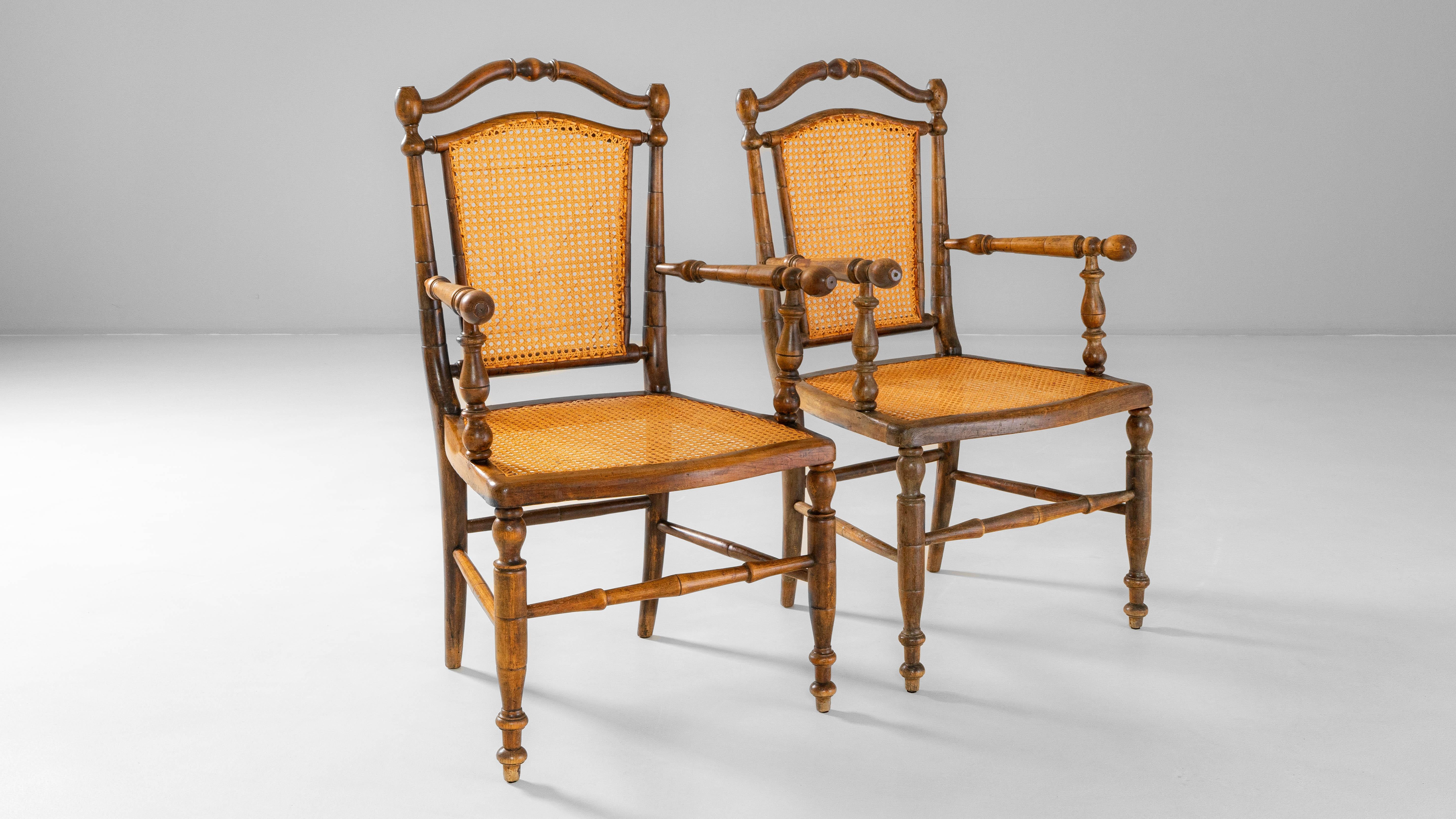 Pair of 1900s French Louis XIII Wooden Armchairs With Cane Seats & Backs im Angebot 10