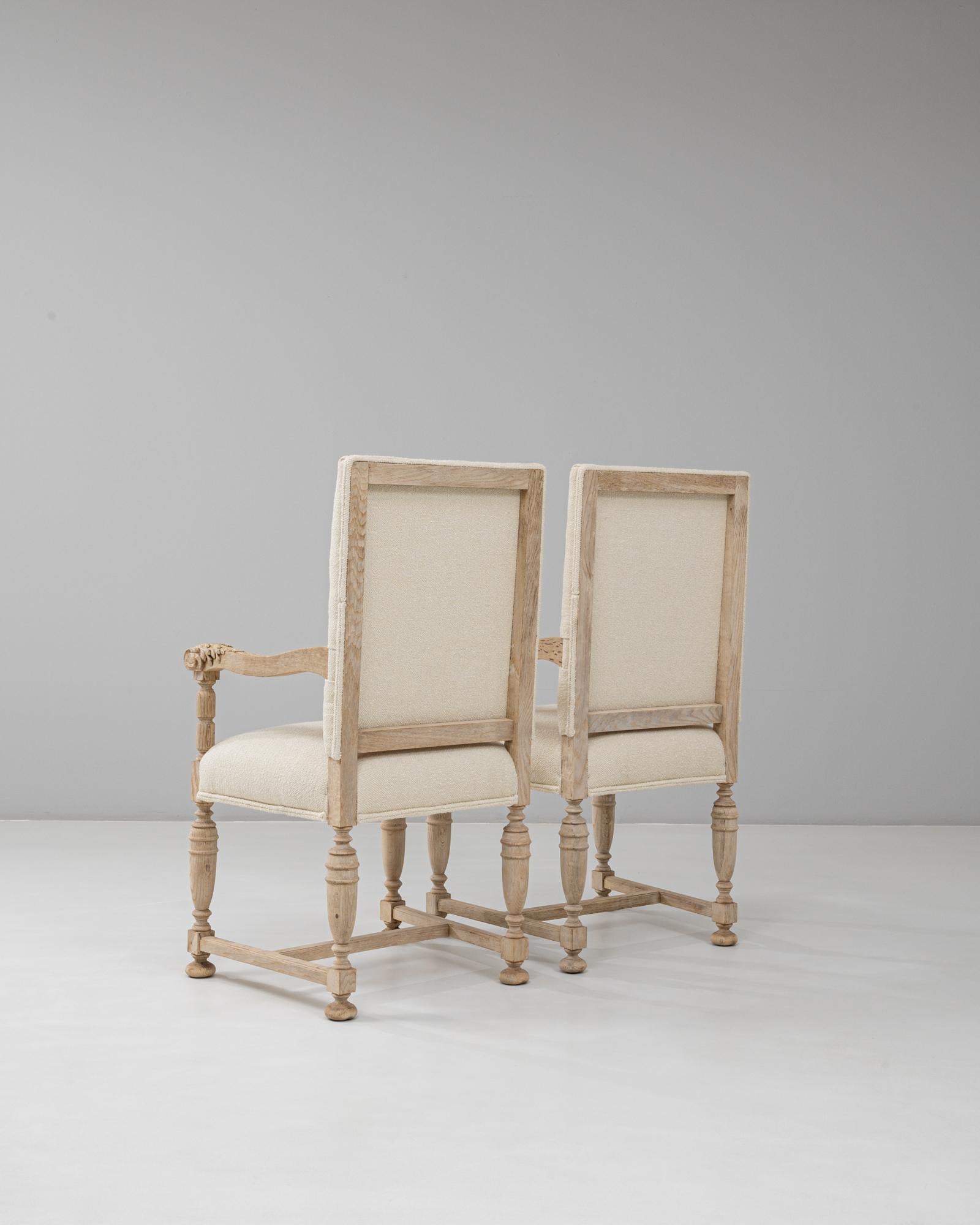 Coppia di poltrone francesi del 1900 in Oak con cuscini imbottiti in vendita 7