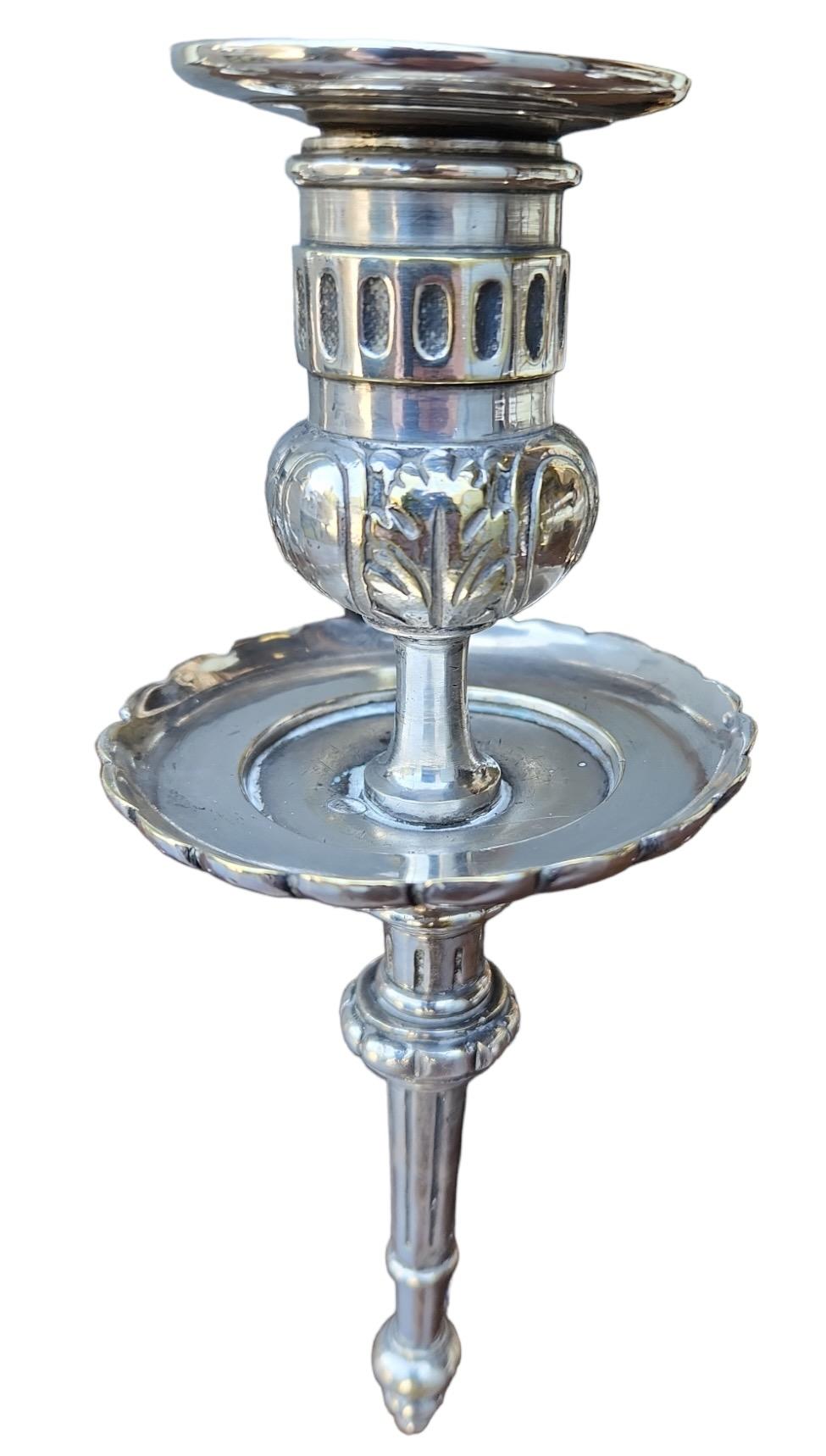 Fatto a mano Coppia di lampade francesi in bronzo argentato del 1900 in vendita
