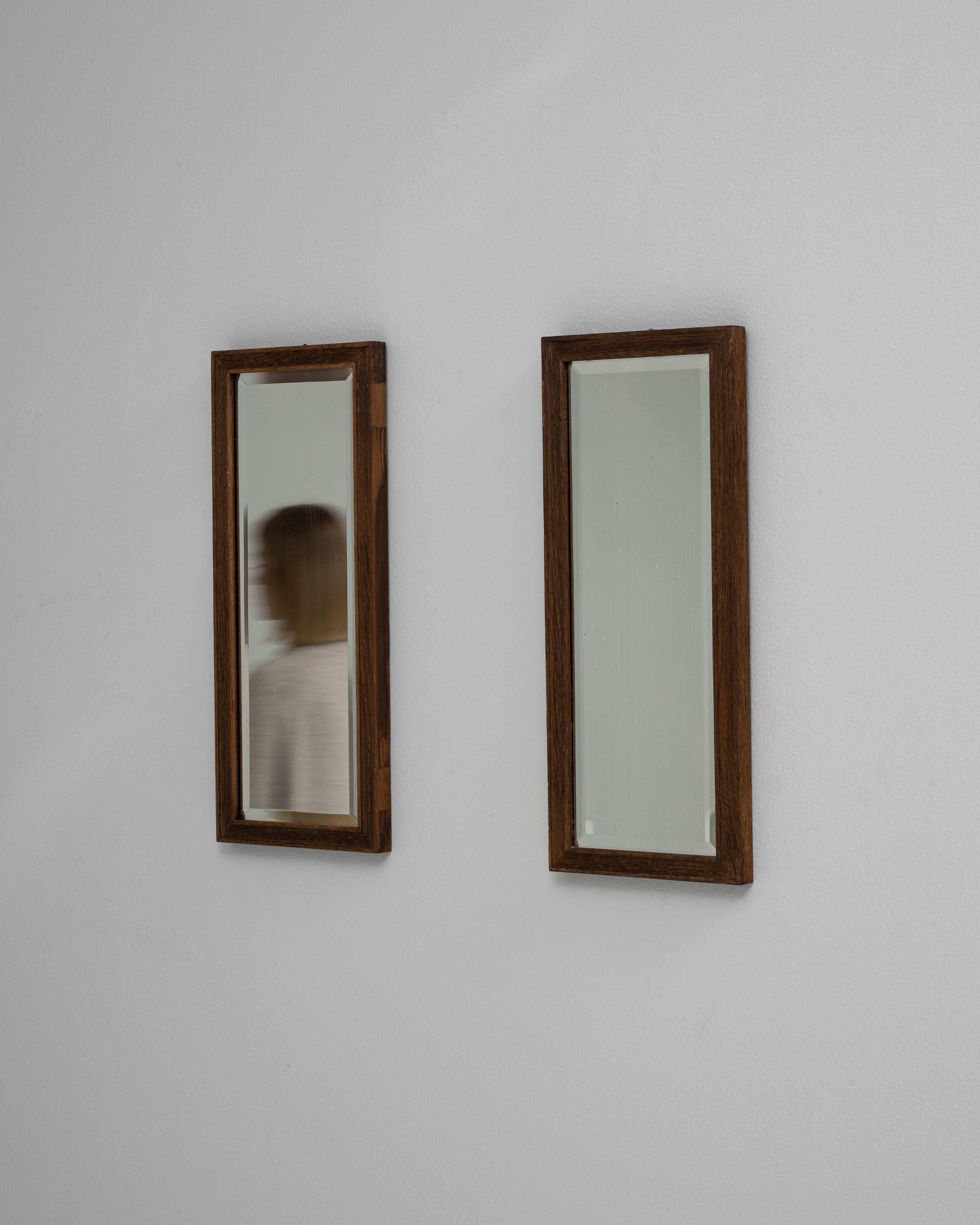 Coppia di specchi francesi in legno del 1900 in vendita 1