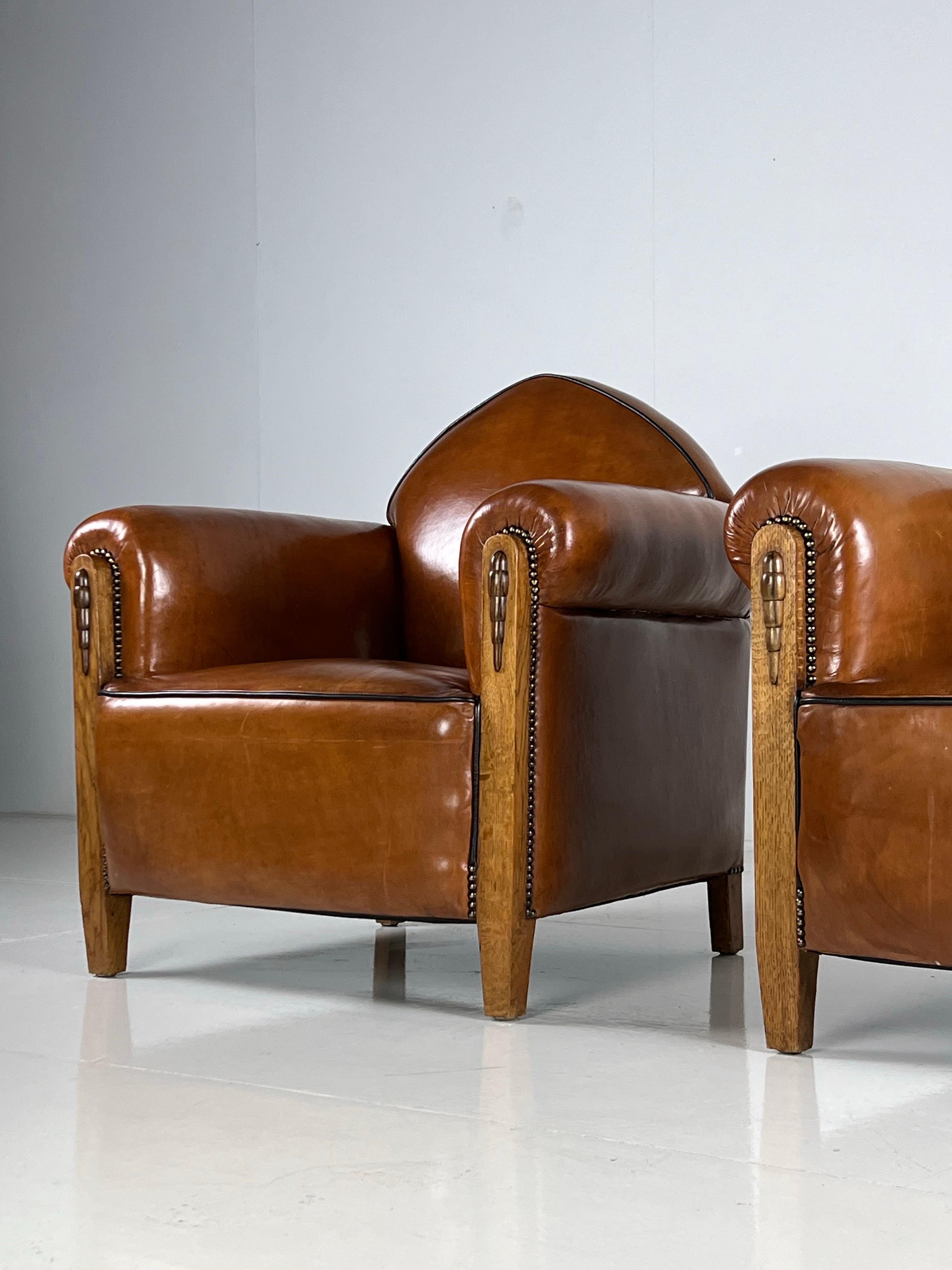 Pareja de sillones club de piel de oveja Art Decó de 1920 en venta 9